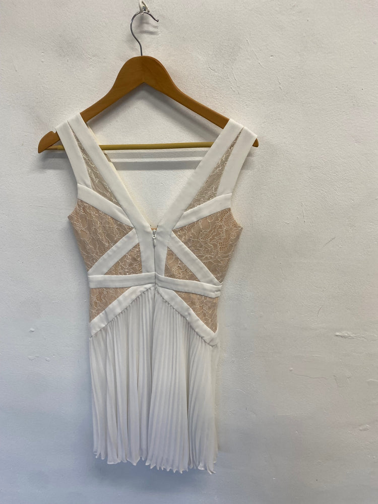 Fabulous BCBG Maxazria Mini dress UK 8 White and Beige lace pleated party PT503