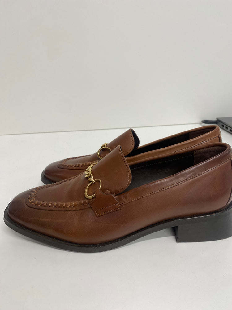 Fabulous Osprey classic timeless Loafers UK5 Brown tan leather chain details KF221