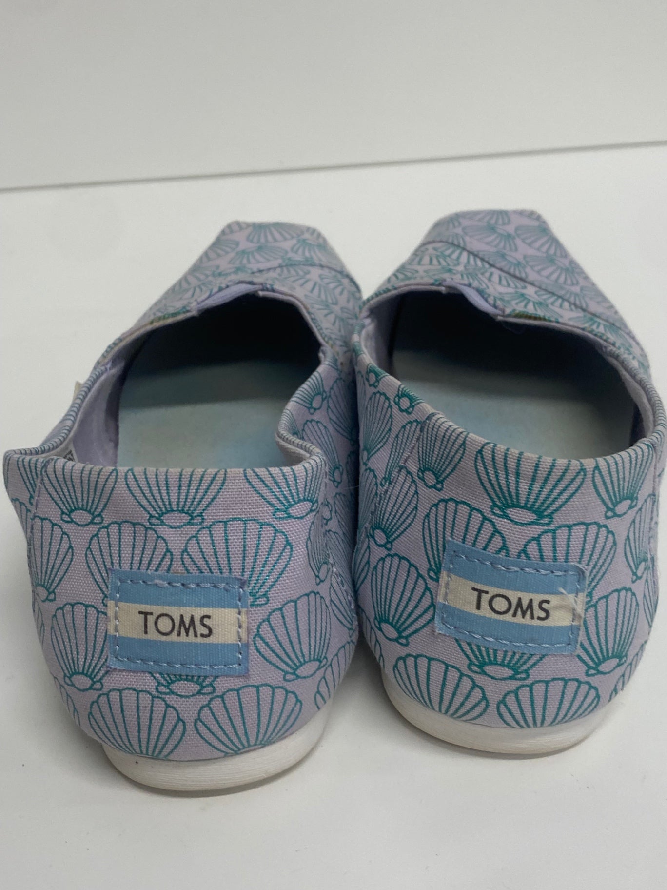 Fabulous TOMS Mermaid shell Pumps UK4 Light purple & blue shell pattern KF221