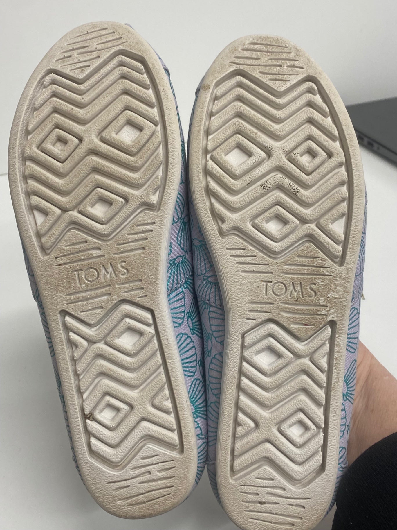 Fabulous TOMS Mermaid shell Pumps UK4 Light purple & blue shell pattern KF221