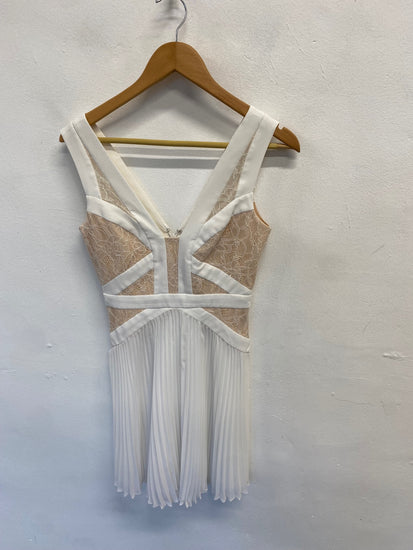 Fabulous BCBG Maxazria Mini dress UK 8 White and Beige lace pleated party PT503