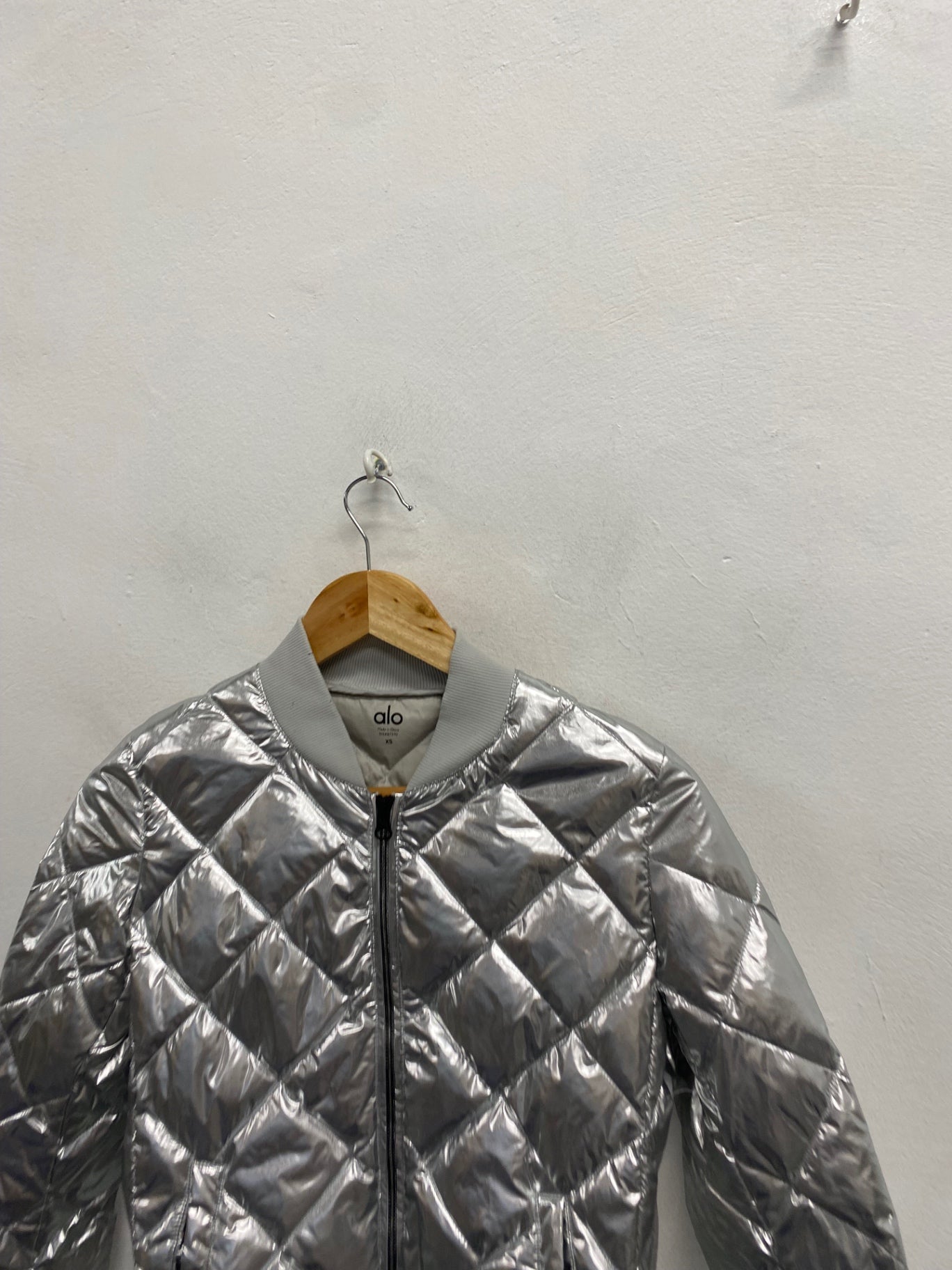 Fabulous Alo Bomber down filled quilted Jacket UK 6-8 Silver KF221