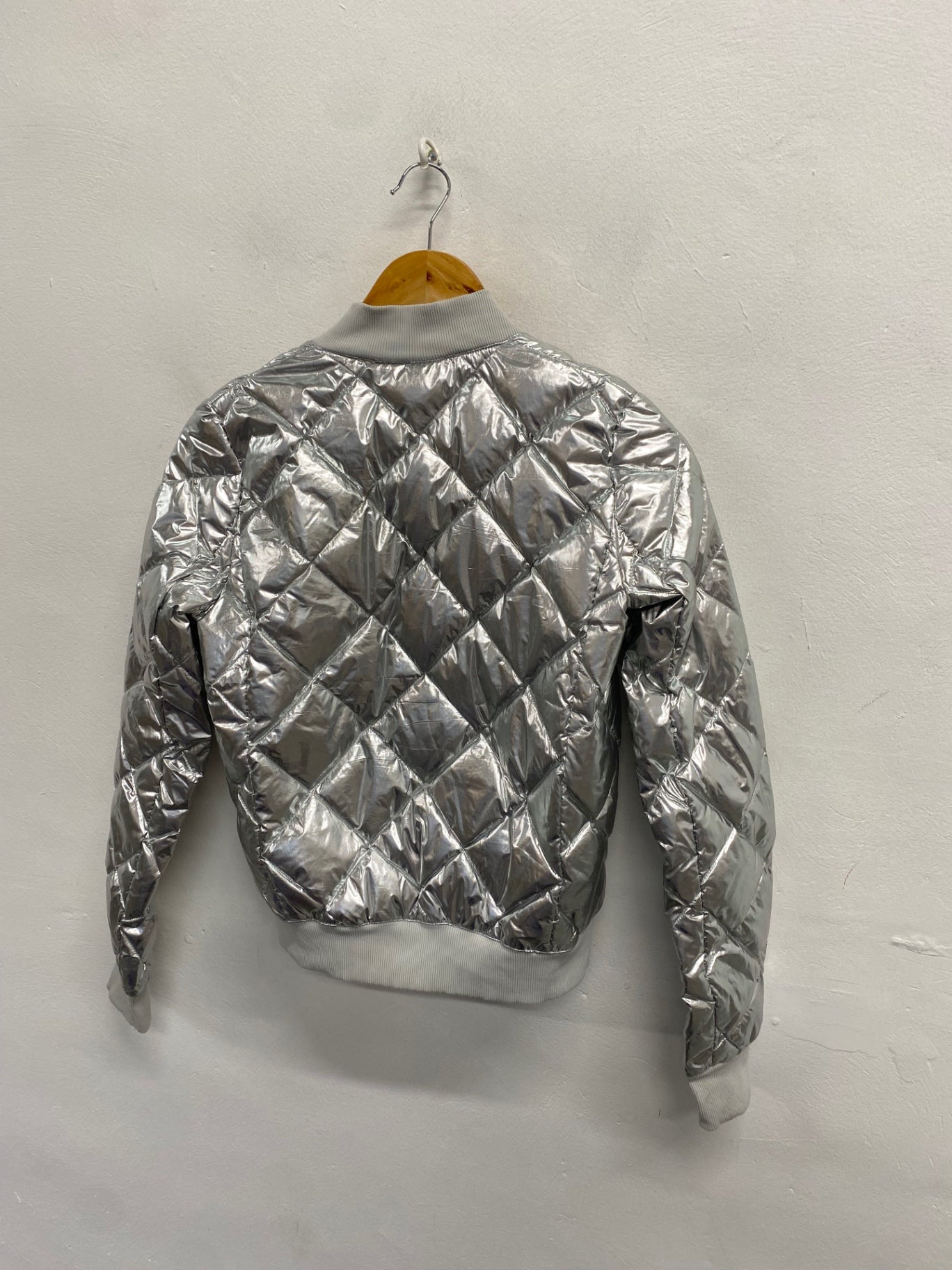 Fabulous Alo Bomber down filled quilted Jacket UK 6-8 Silver KF221