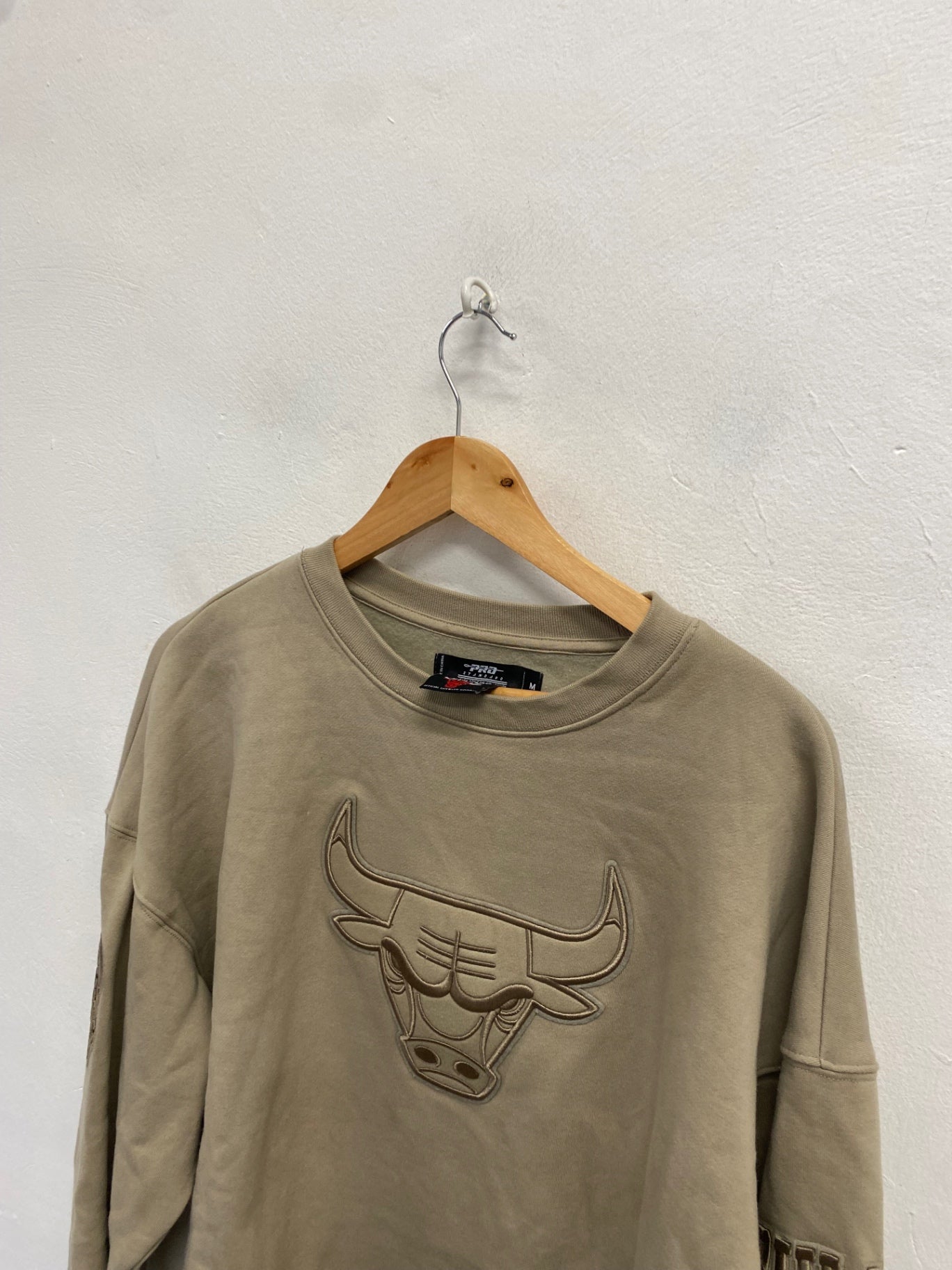 Fabulous pro standard Chicago bulls Sweatshirt UK M Beige AC504