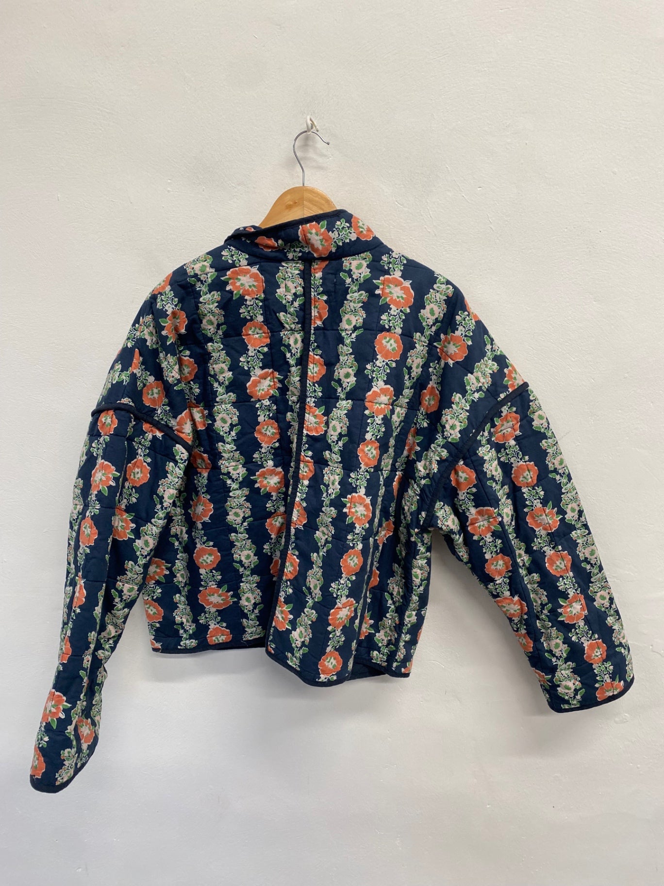Fabulous Free People Chloe Quilted jacket bomber UK 14 Navy floral AC504