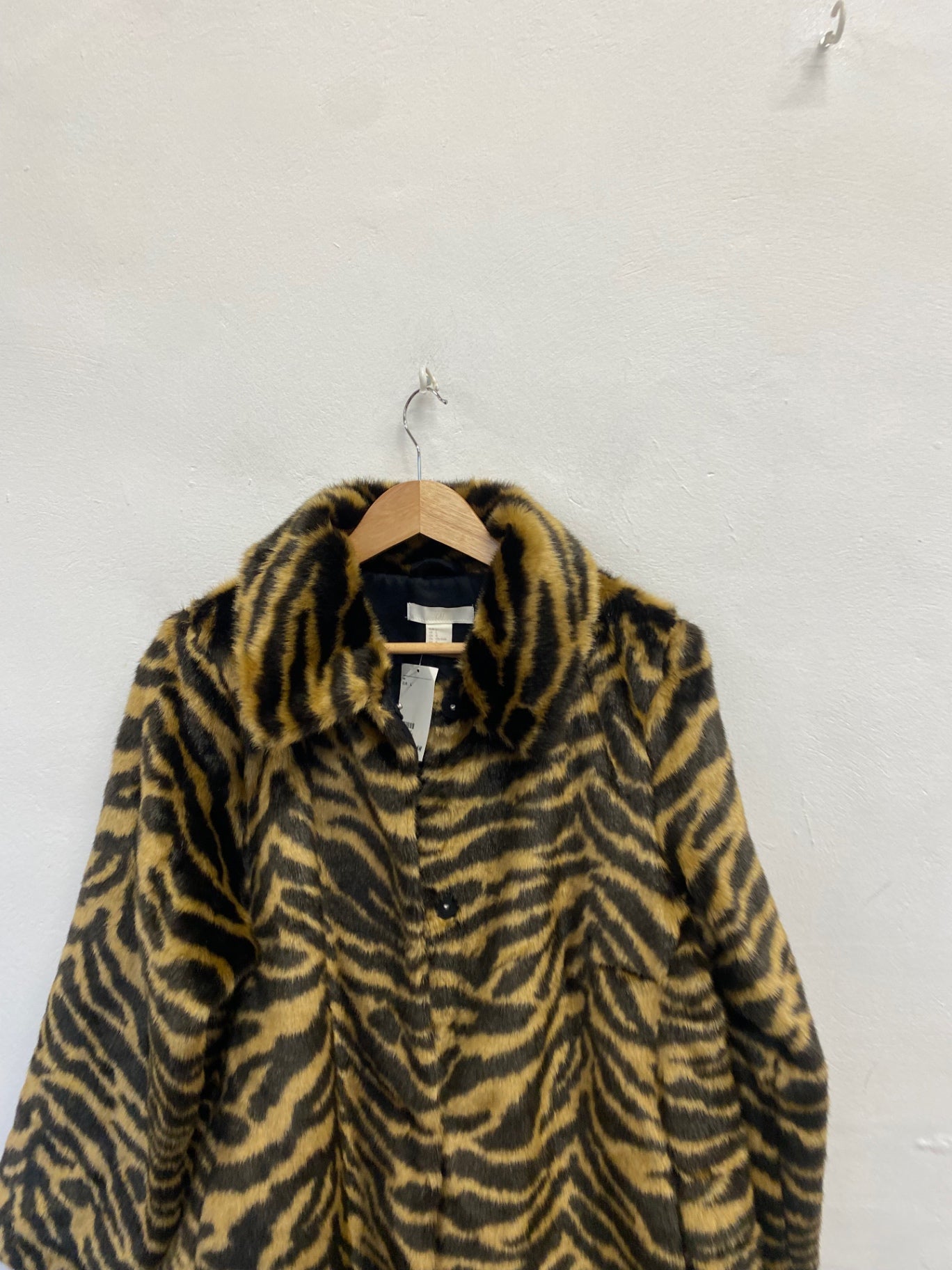 Fabulous H&M Faux fur jacket UK 12 Tiger animal print brown black KM507