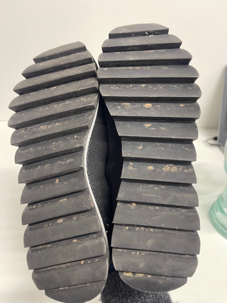 Fabulous DKNY Azer Sneakers UK5 Black classics TA506