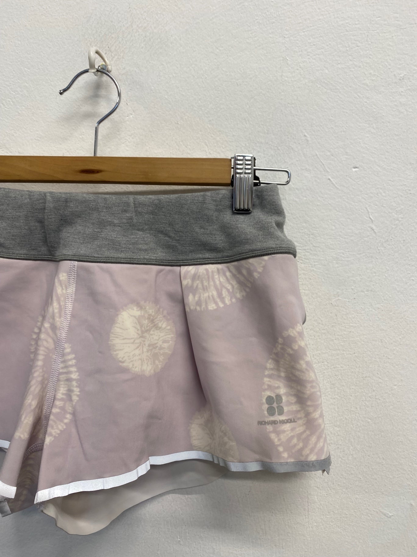 Fabulous Sweaty Betty Shorts UK 8 Dandelion grey TA506