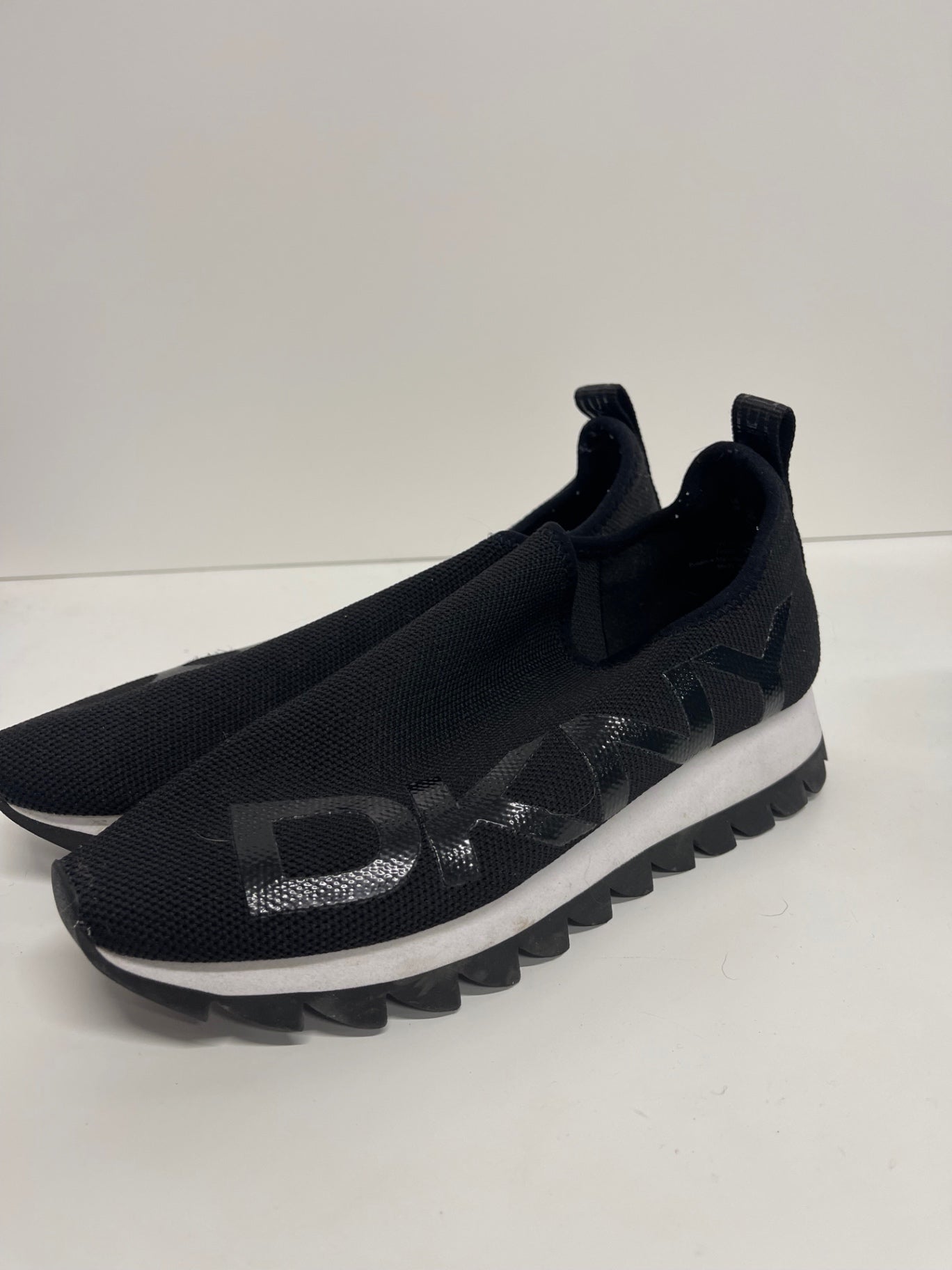 Fabulous DKNY Azer Sneakers UK5 Black classics TA506