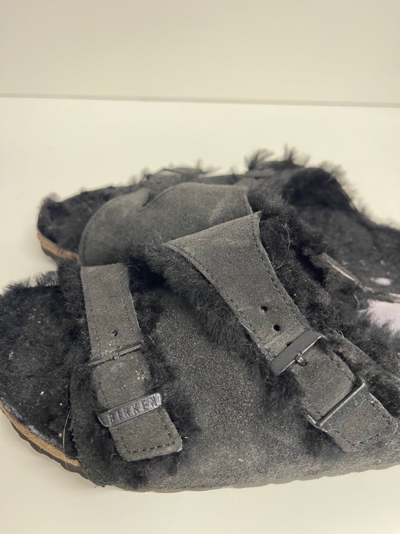 Fabulous Birkenstock Arizona shearling Sandals UK4 Black KM507