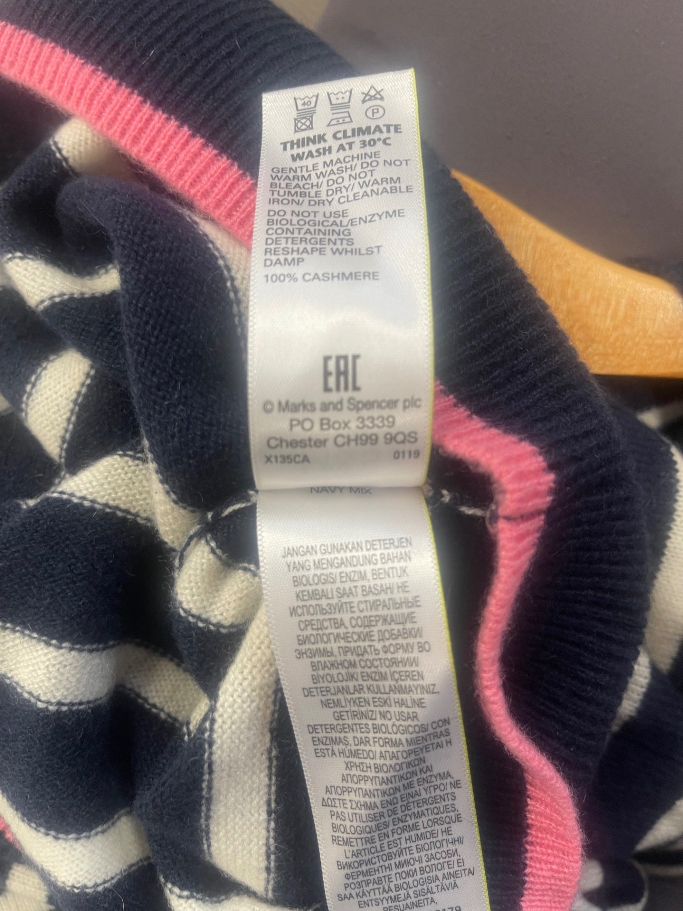 Fabulous Autograph pure cashmere Top UK8 Navy blue & white WLH511