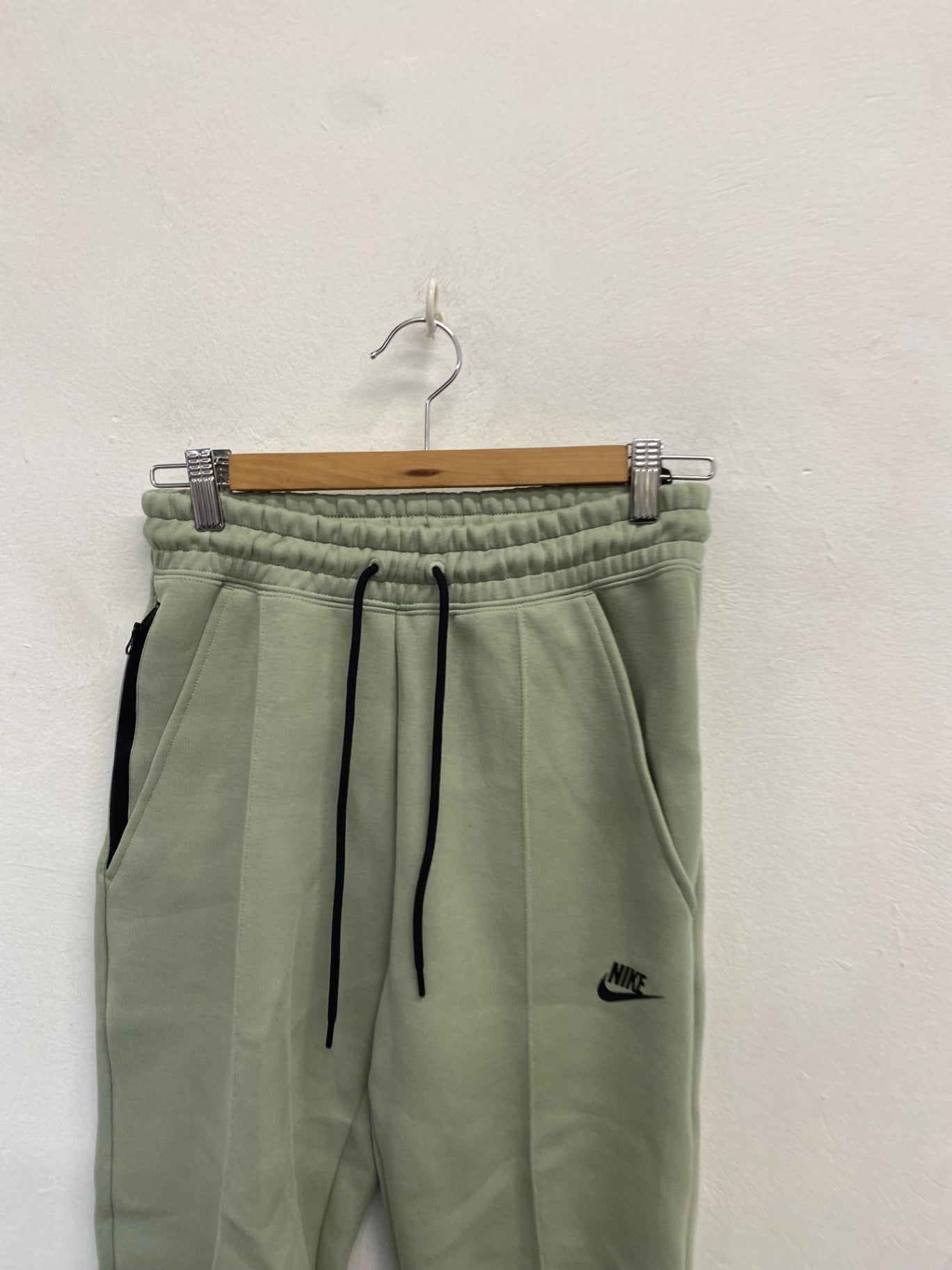 Fabulous Nike tech fleece Joggers UK XS Mint Green  KG526