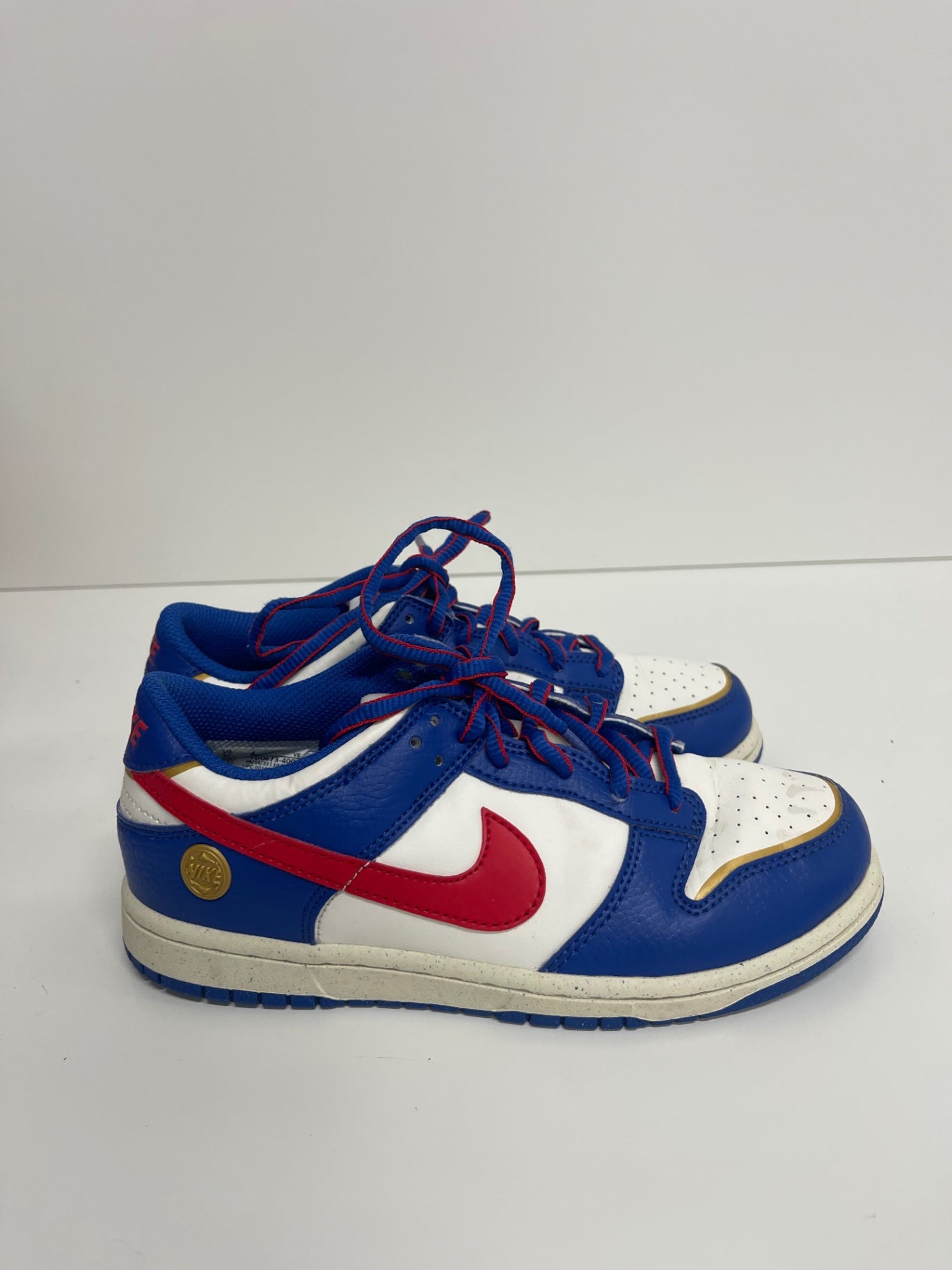 Fabulous Nike Dunk Low GS superhero Sneakers UK2.5 Blue & white JG527