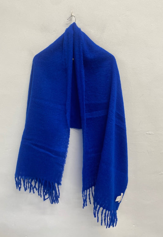 Stunning Christina chiti Scarf knit One size Blue CW534