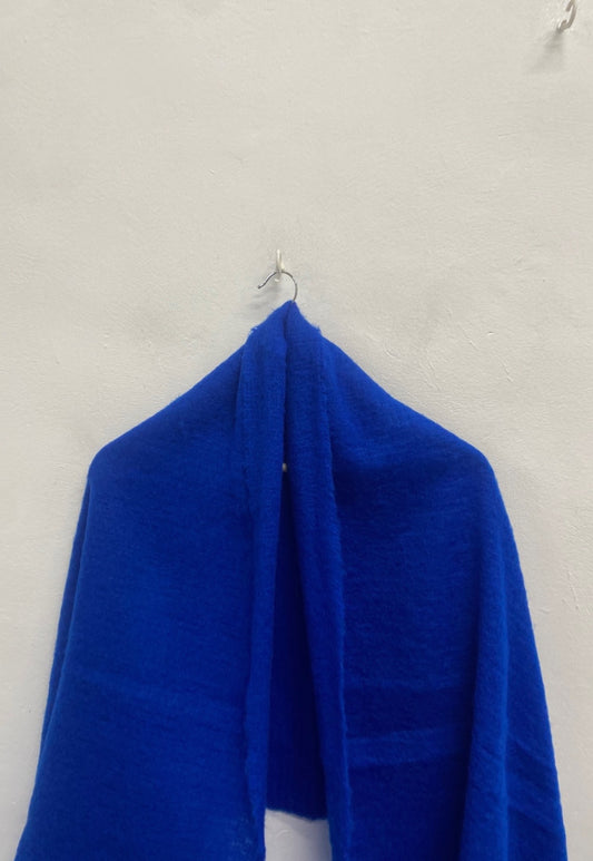 Stunning Christina chiti Scarf knit One size Blue CW534