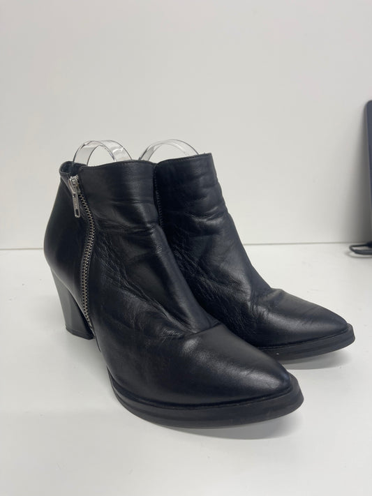 Stunning MARTA JONSSON Ankle Boots Uk 7 Black AZ536