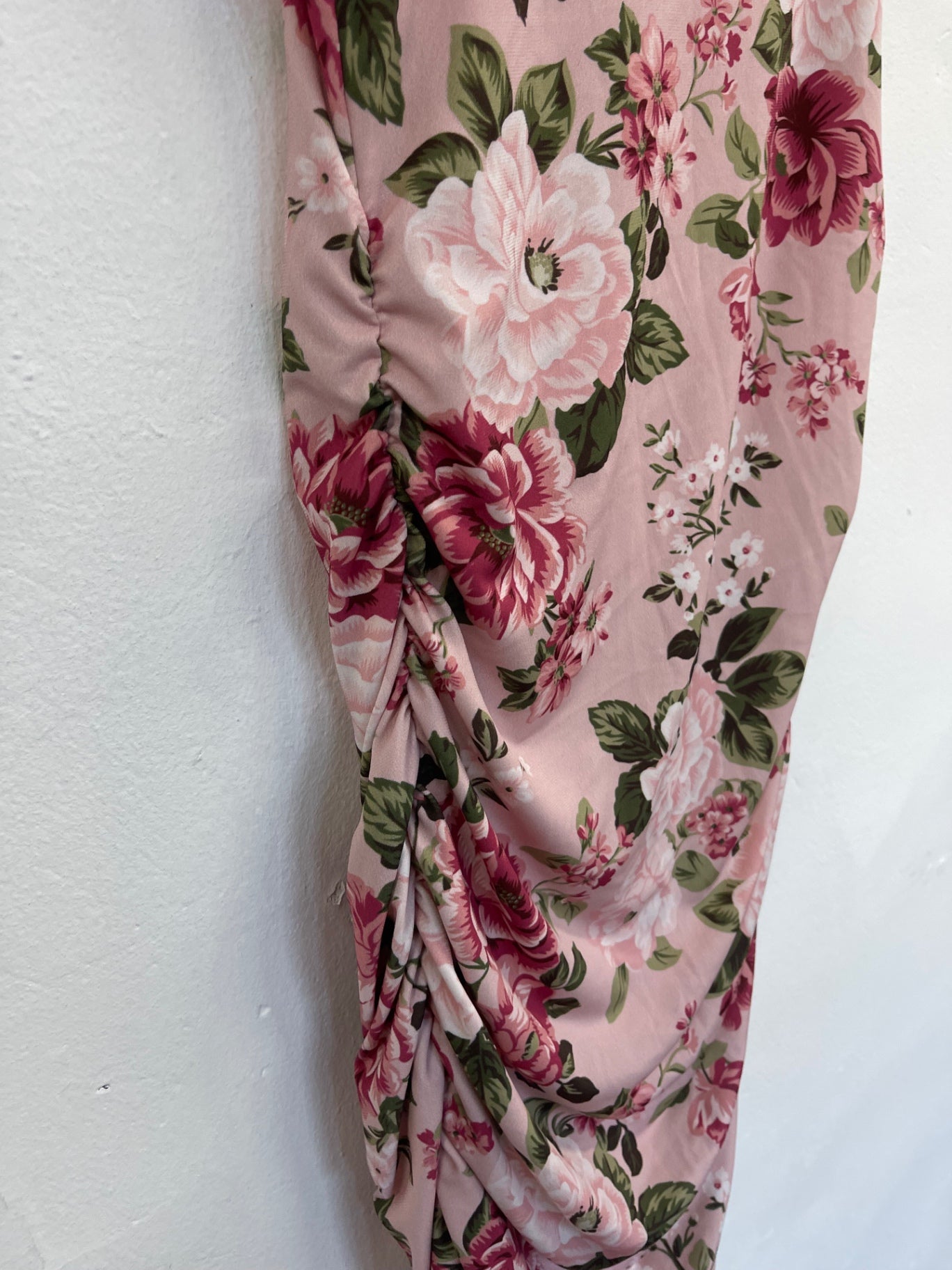 Stunning Club L London ruched floral Dress Uk8 Pink FH539