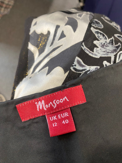 Stunning Monsoon Maxi Dress UK 12 Black grey floral silk KS544