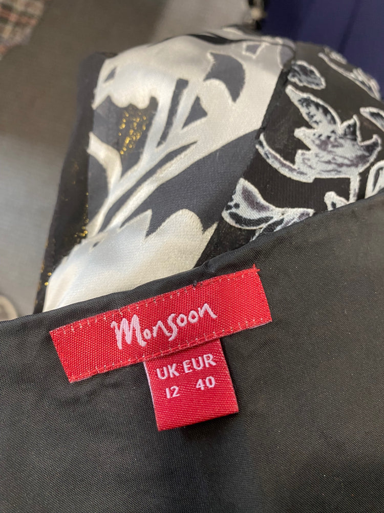 Stunning Monsoon Maxi Dress UK 12 Black grey floral silk KS544
