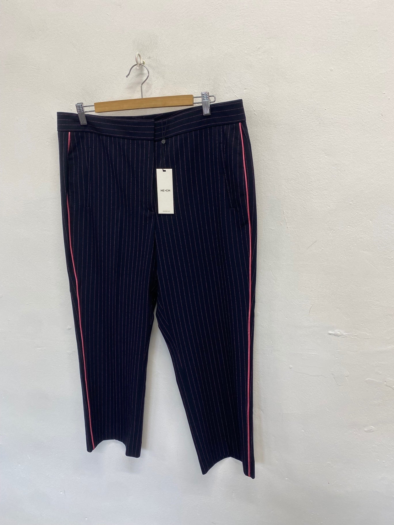 Stunning Me+em fluro Trousers UK 16 Navy pink pinstripe FM547