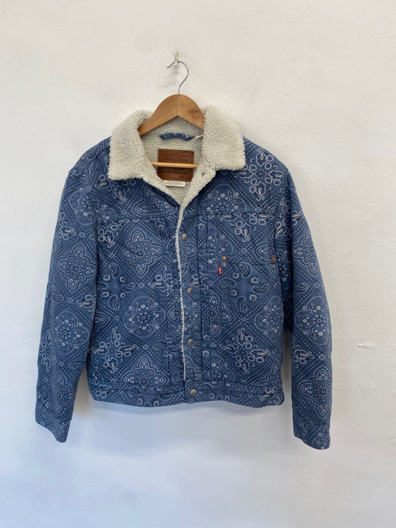 Classic Levis type 1 Sherpa Denim Jacket UK S Blue paisley KG557