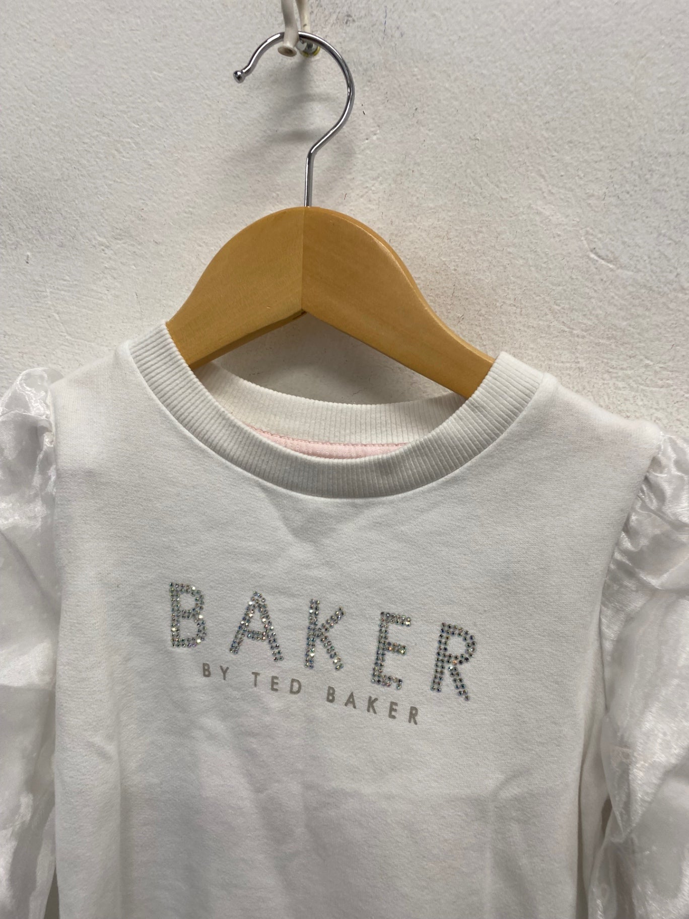 Stunning girls Ted Baker Sweater Age 4 White silver FM562