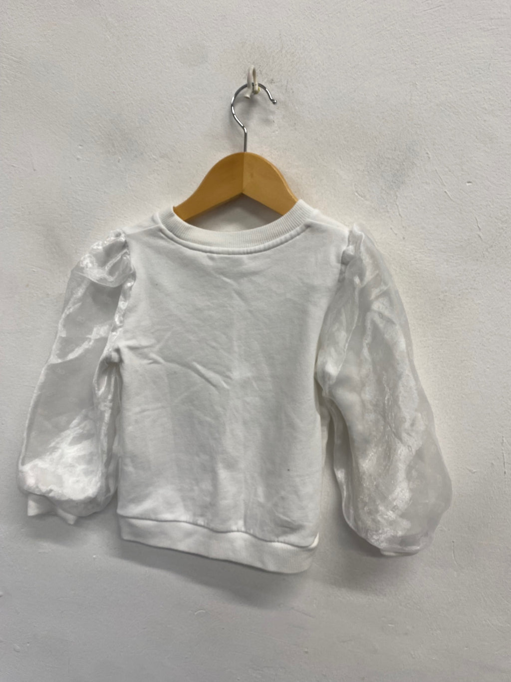 Stunning girls Ted Baker Sweater Age 4 White silver FM562