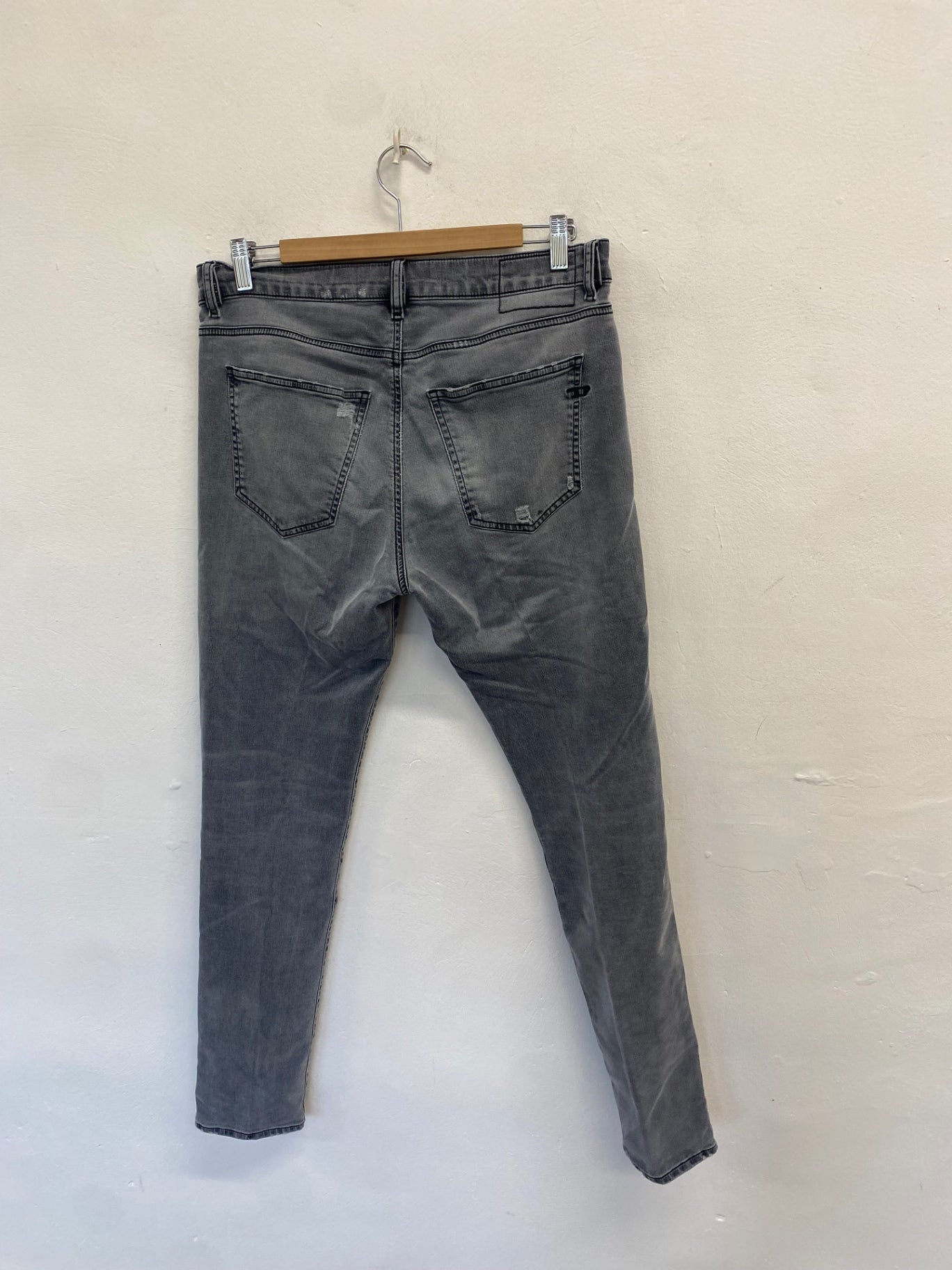 Classic men’s Diesel distressed Jeans W32" Grey NB563