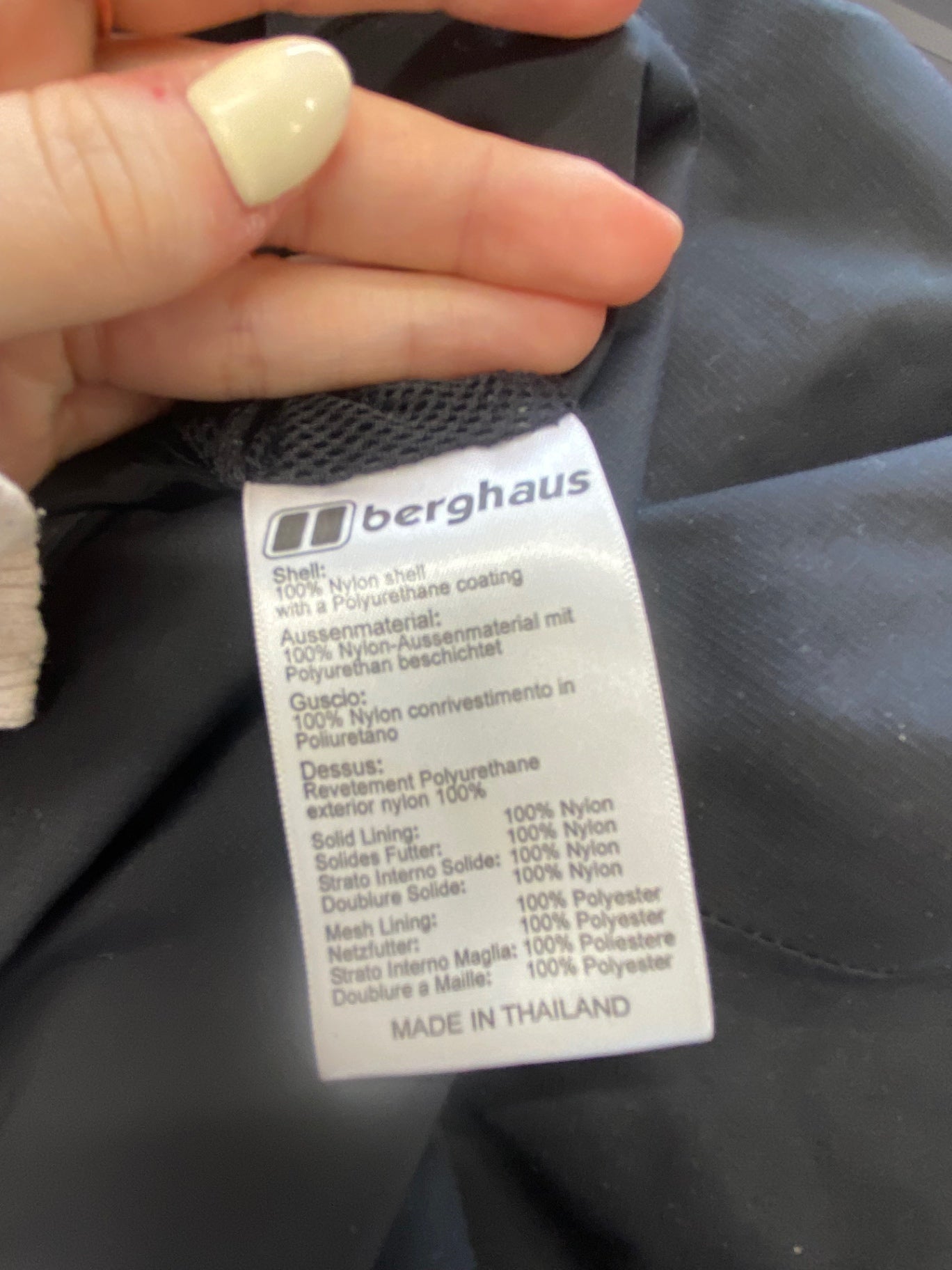 Classic men’s Berghaus Raincoat UK M Black outdoors NB563