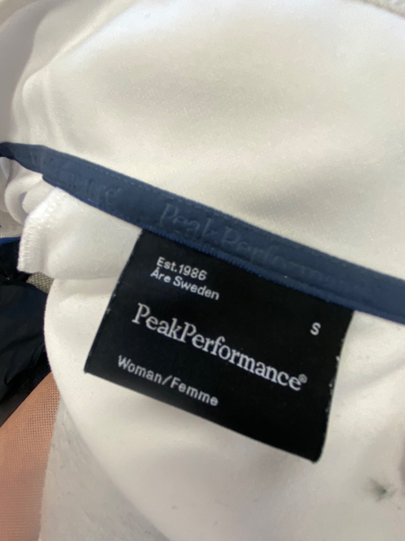 Stunning womens Peak Performance Sports Jacket UK 8 White active NB563