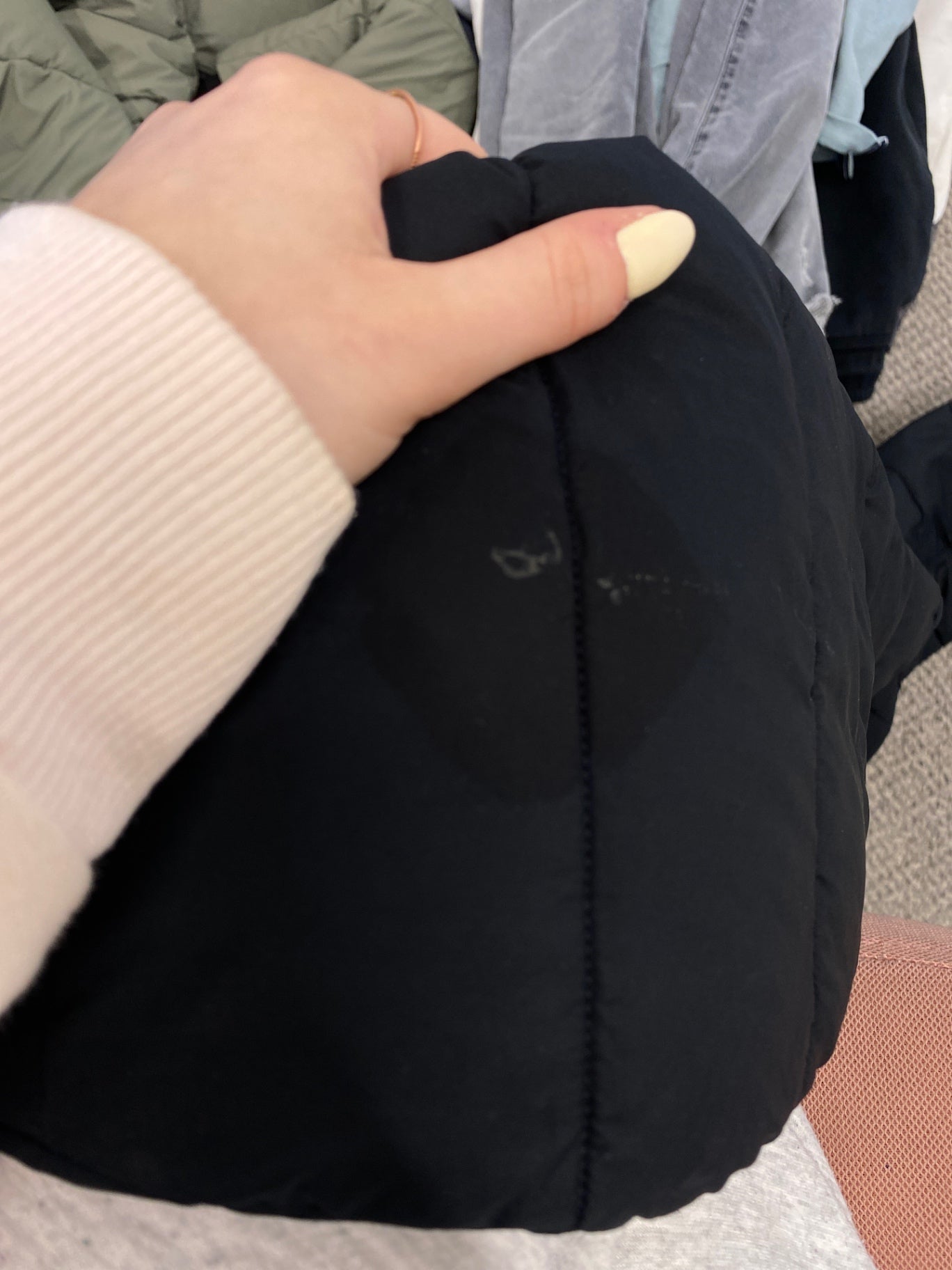 Stunning Hollister Puffer Jacket UK 6-8 Black crop NB563