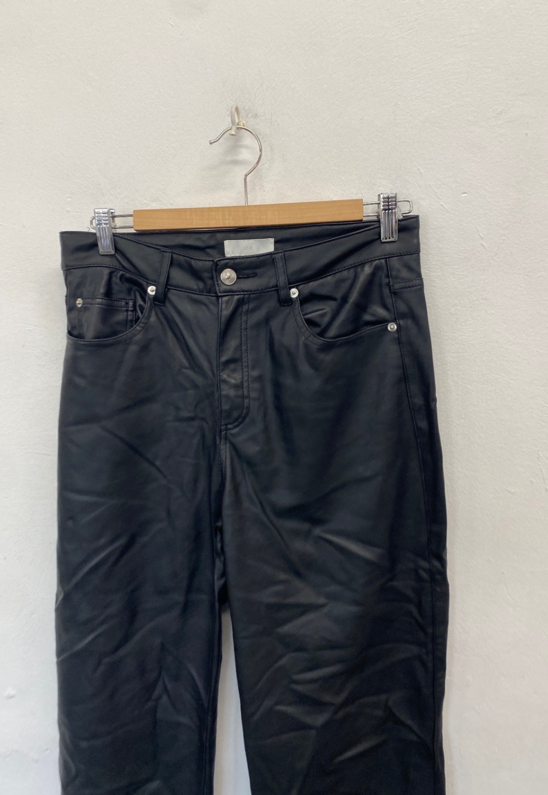 Stunning H&M Straight trousers UK 12 Black faux leather AM564