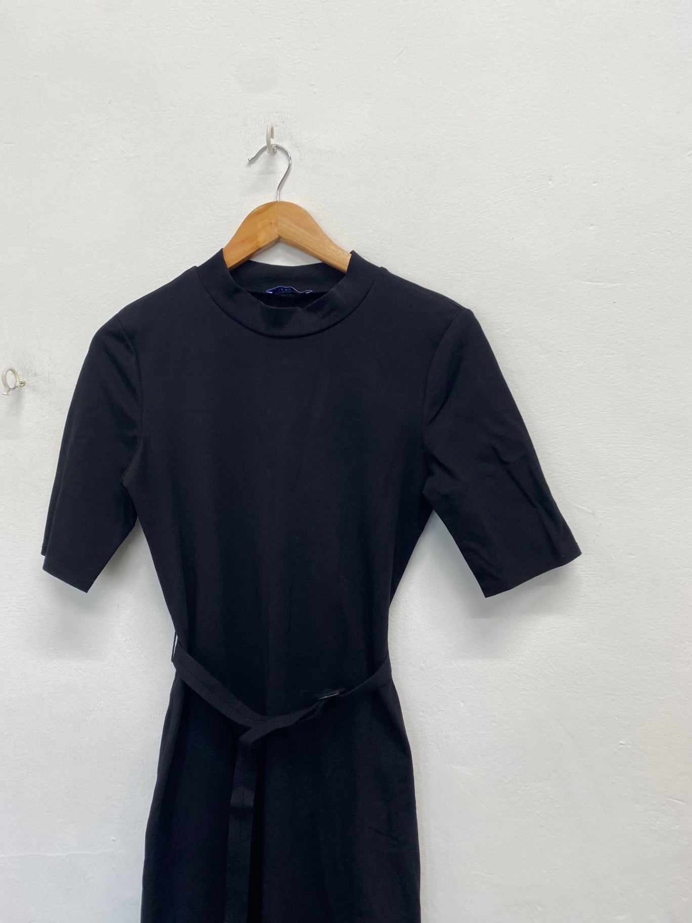 Stunning Zara Midi Dress Uk 10 Black belted high neck AM564