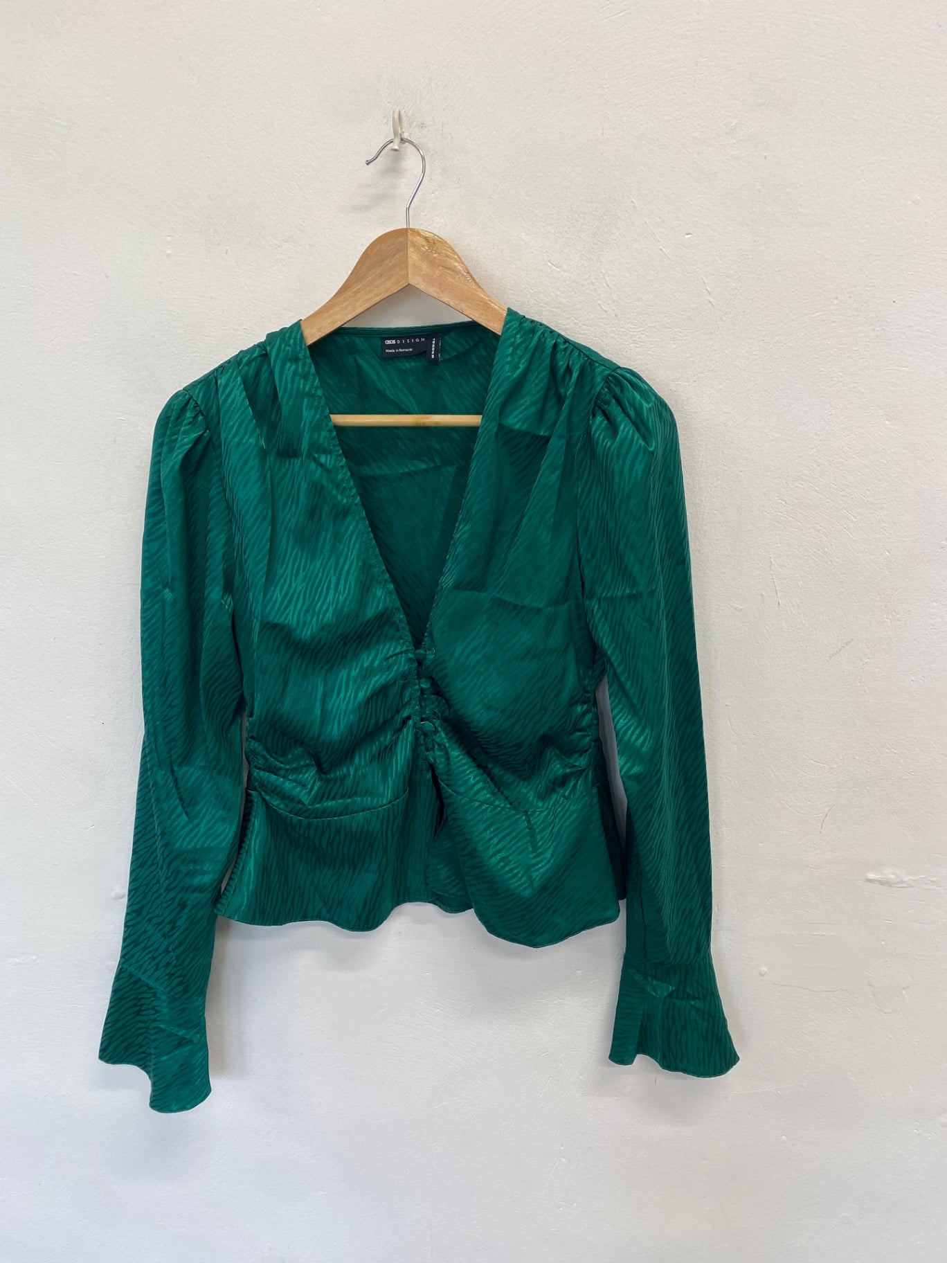 Stunning Asos Design Blouse Uk 10 Green zebra satin AM564