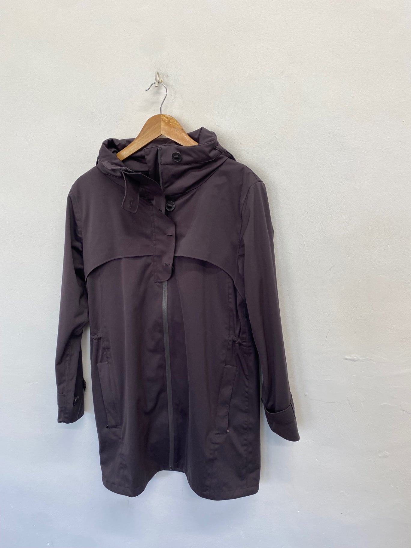 Stunning Protected Species Raincoat UK 8 Grey NB563