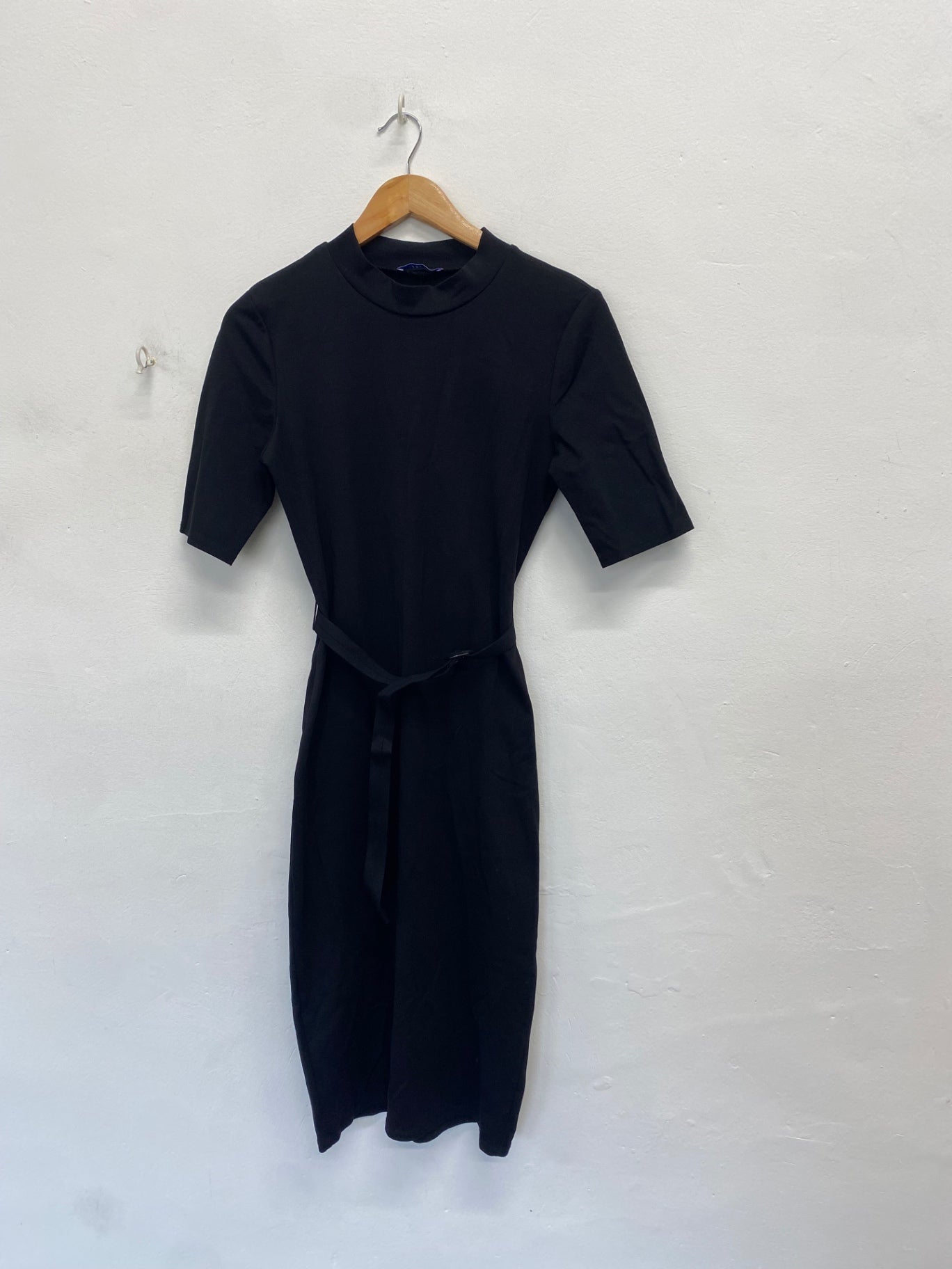 Stunning Zara Midi Dress Uk 10 Black belted high neck AM564