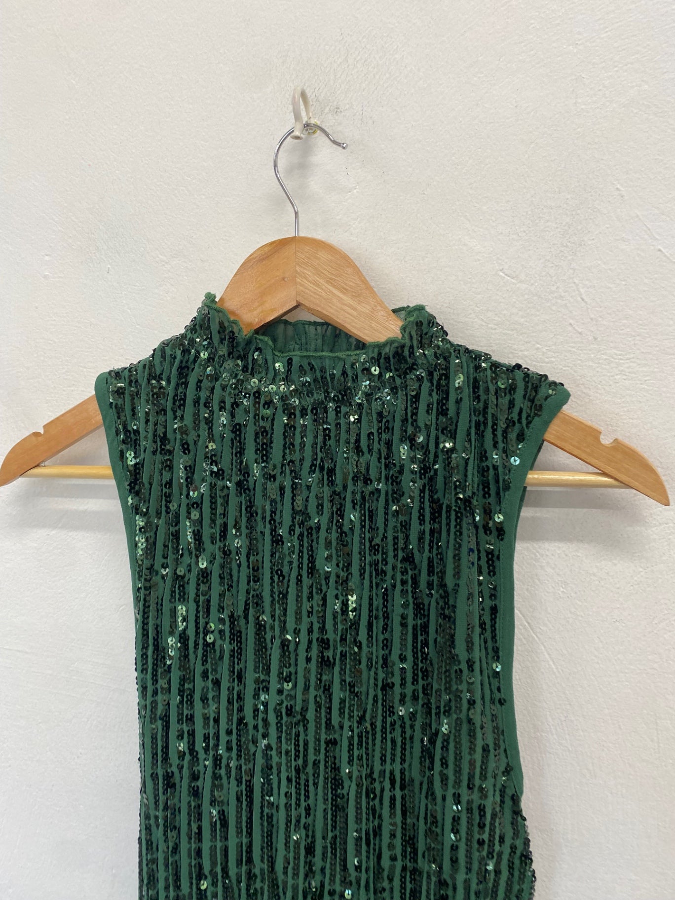 Stunning Asos Design Midi Dress UK 10 Green sequin party AM564