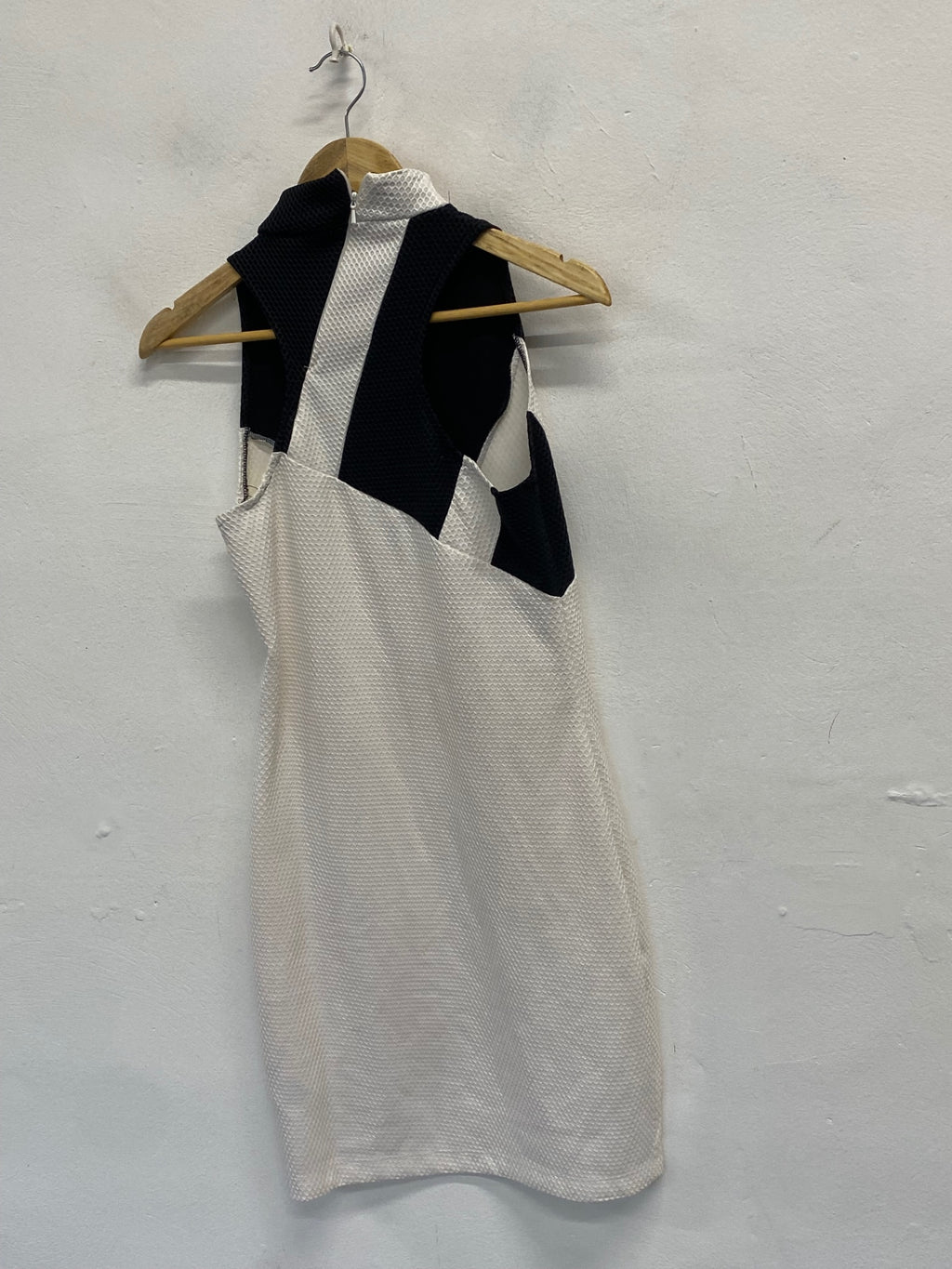 Stunning Adidas activewear Mini Dress UK 12 White and black SD553