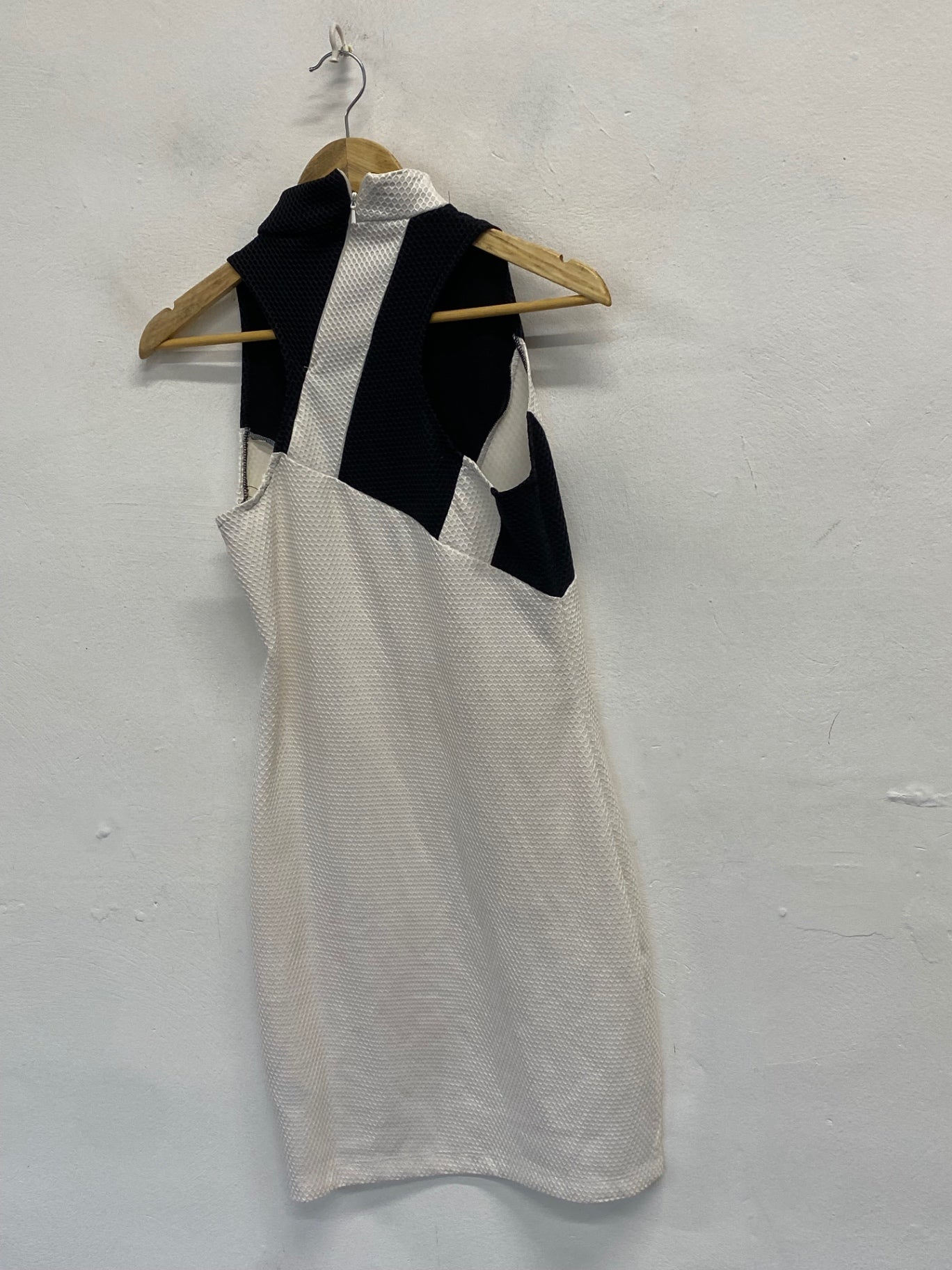 Stunning Adidas activewear Mini Dress UK 12 White and black SD553