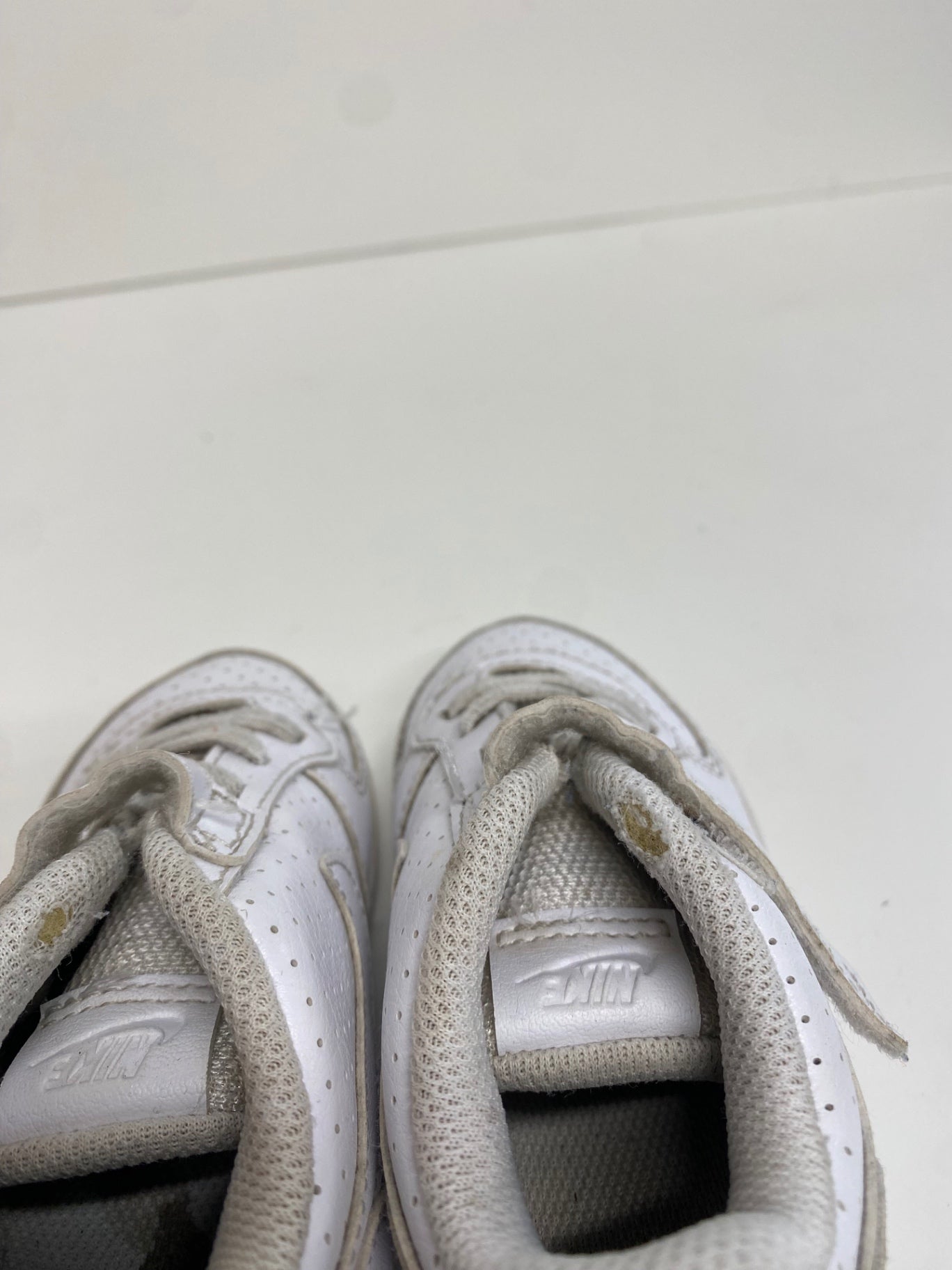 Classic kids Nike air force Trainers Uk 6.5 White AM564 