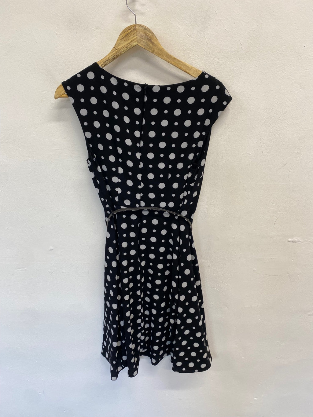 Stunning Wallis Midi Dress UK 12 Black white polka CV565