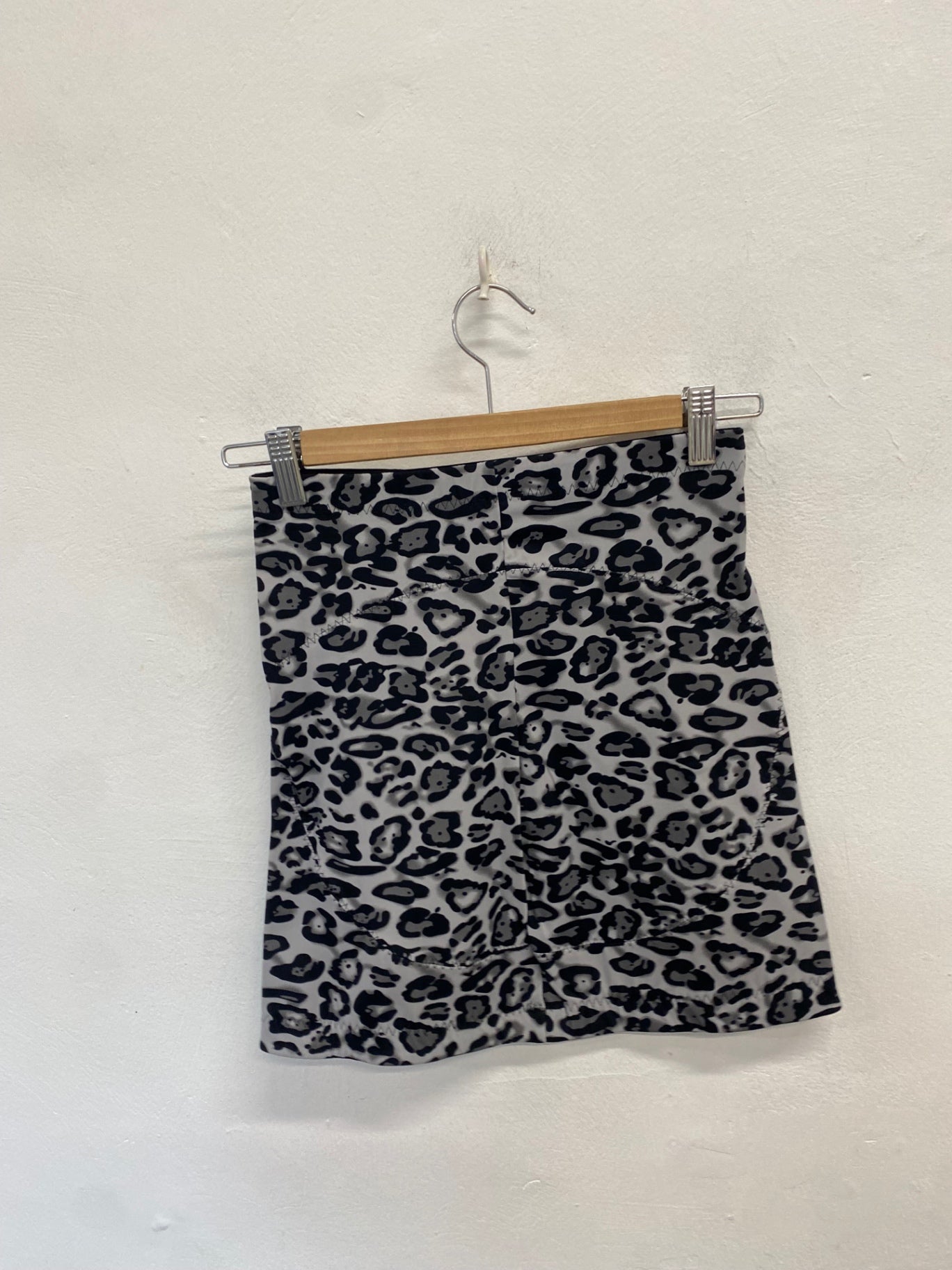 Stunning Ann Summers Mini Skirt UK 14 Grey leopard print shaping CW566