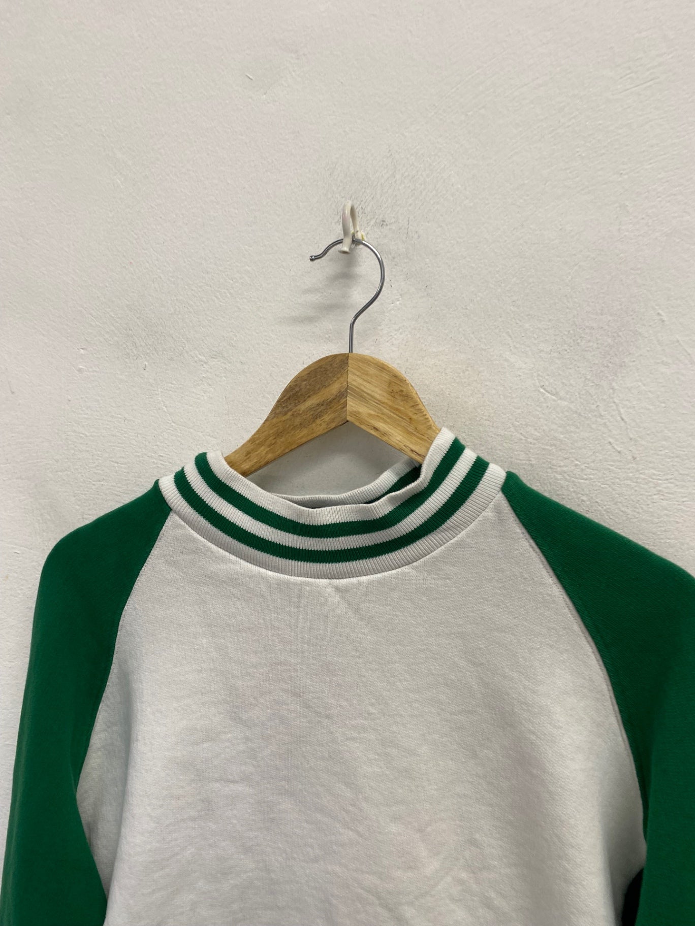 Stunning Wimbledon tennis Sweatshirt UK M White and Green FH539