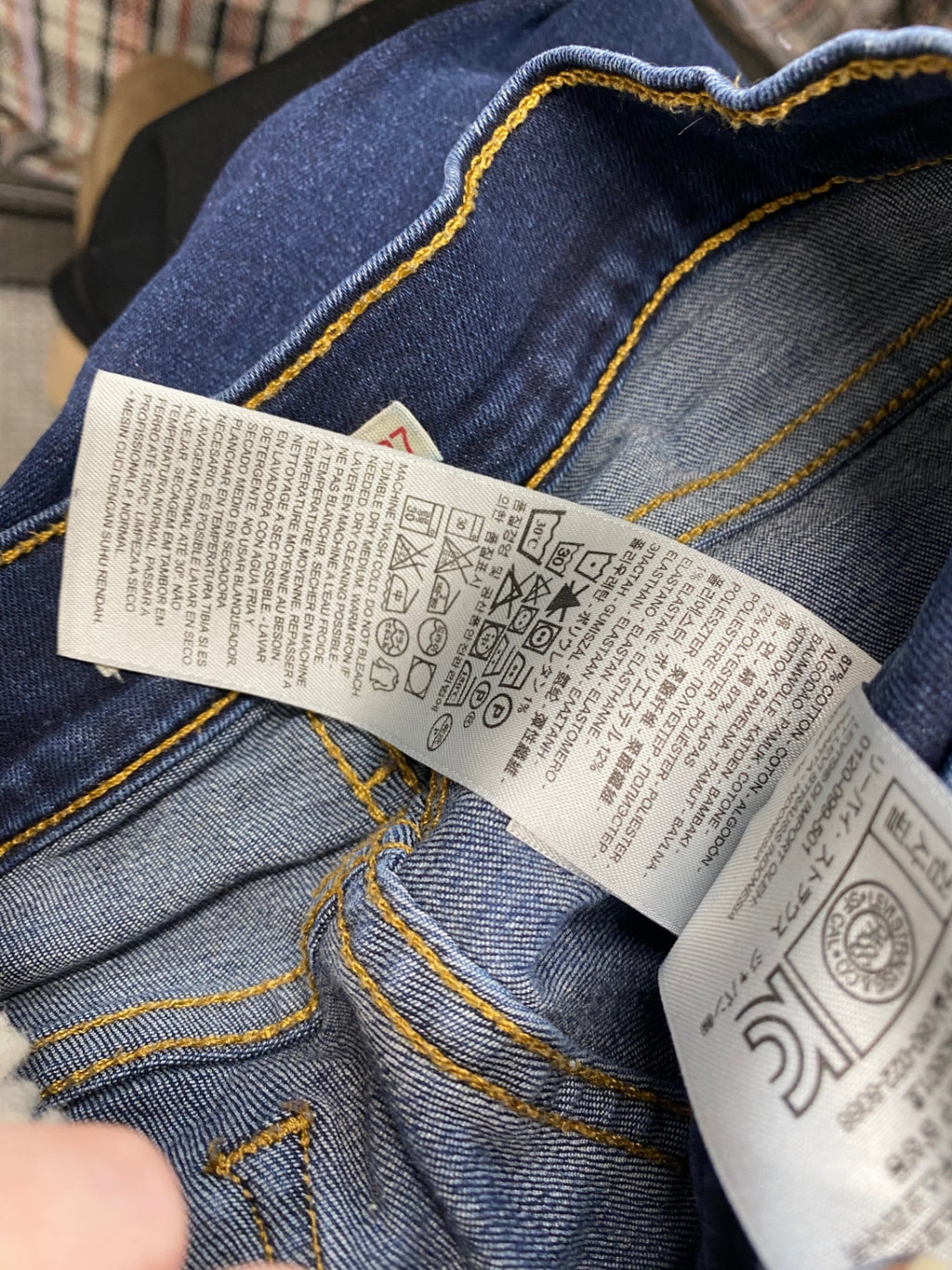 Stunning Levi's shaping bootcut Flared jeans W27” Blue CV565