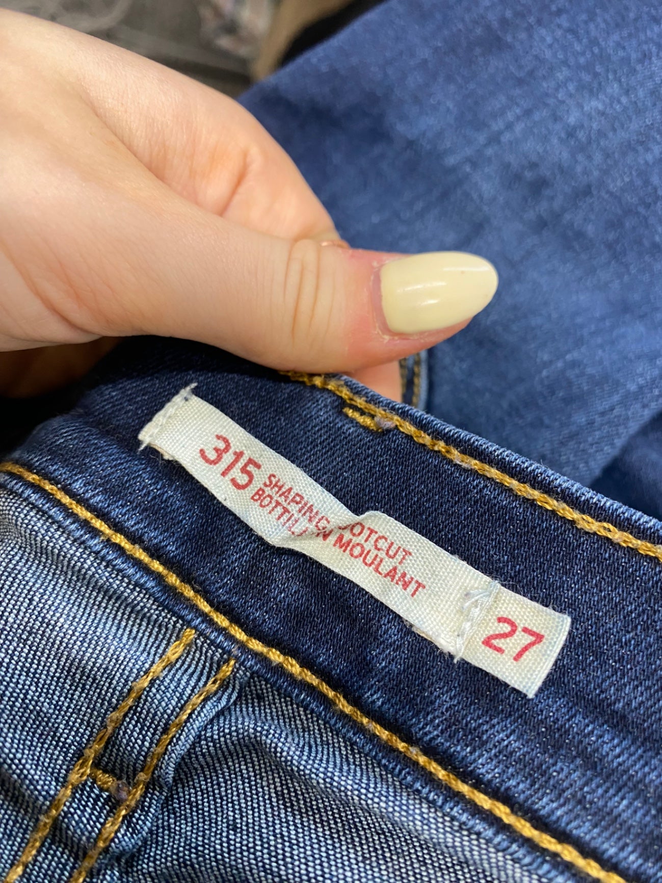 Stunning Levi's shaping bootcut Flared jeans W27” Blue CV565