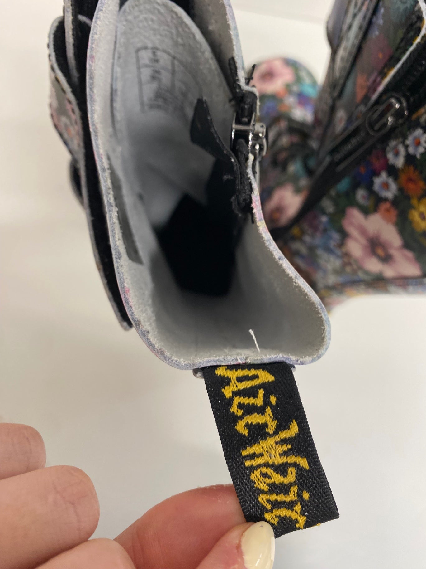 Stunning Dr. Martens wanderlust haggar Knee high Boots Uk 6 Multicolor floral CV565