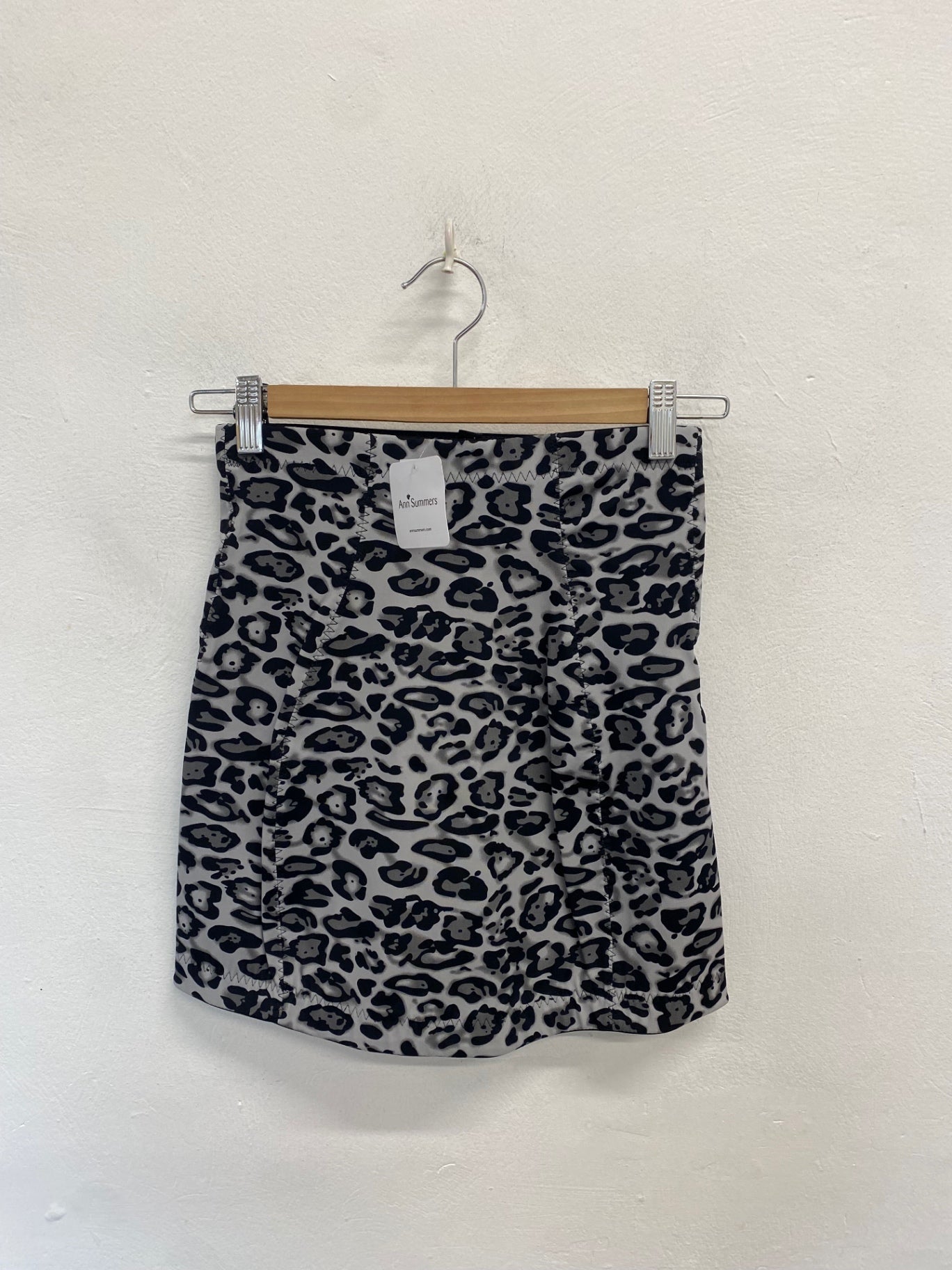 Stunning Ann Summers Mini Skirt UK 14 Grey leopard print shaping CW566