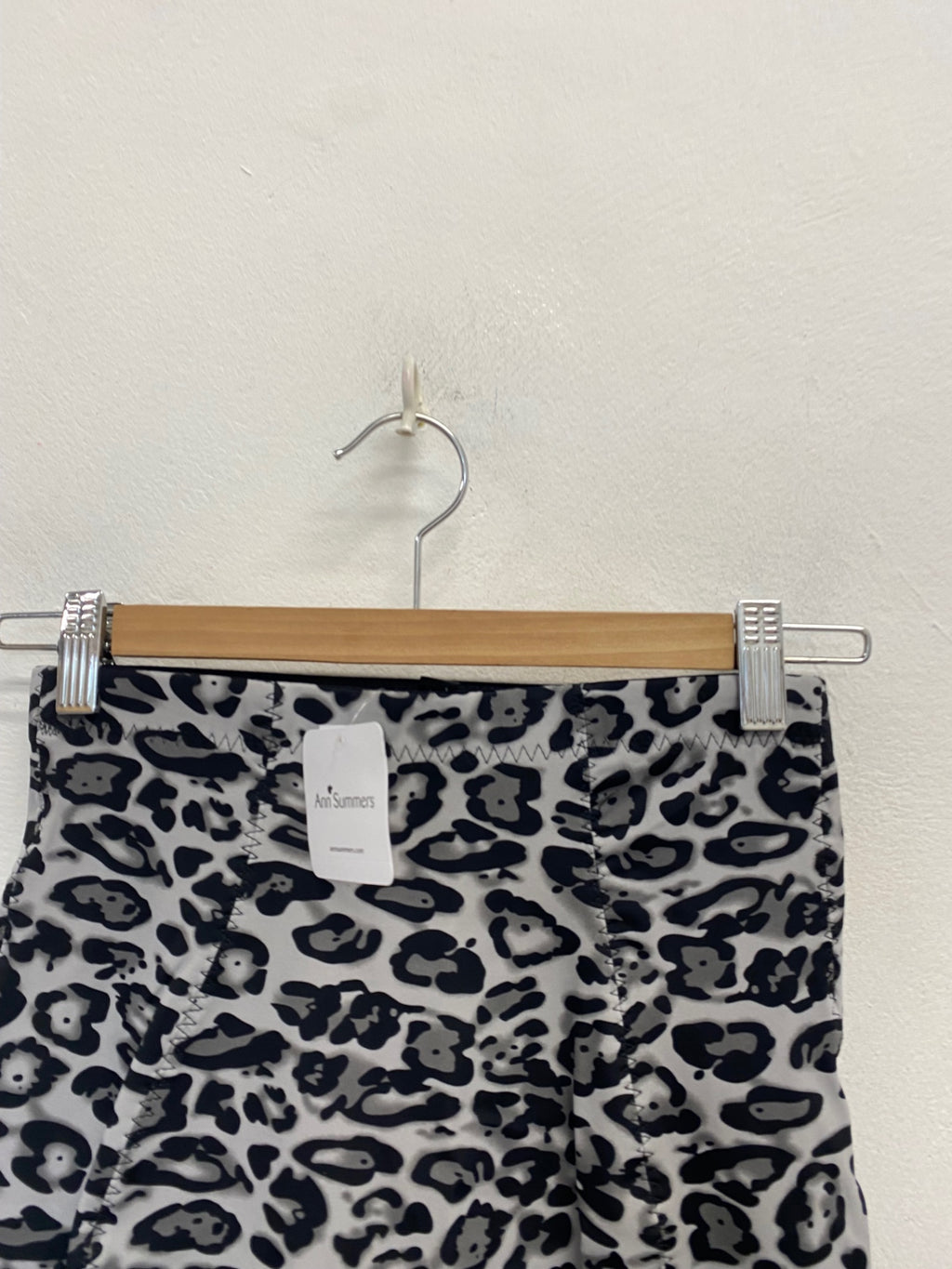 Stunning Ann Summers Mini Skirt UK 14 Grey leopard print shaping CW566