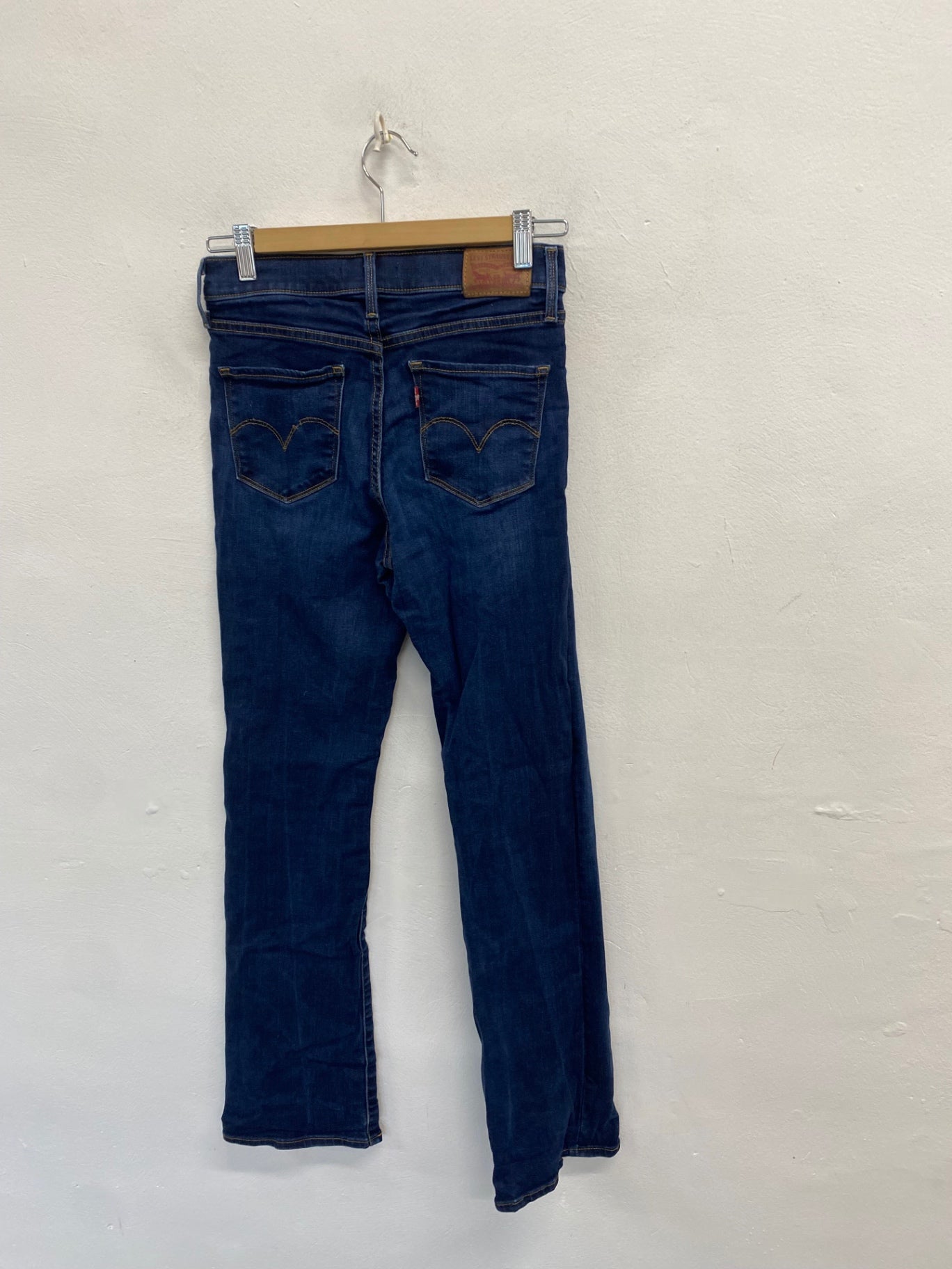 Stunning Levi's shaping bootcut Flared jeans W27” Blue CV565