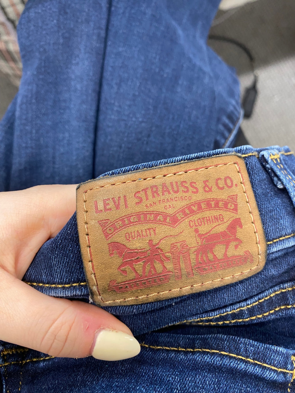 Stunning Levi's shaping bootcut Flared jeans W27” Blue CV565